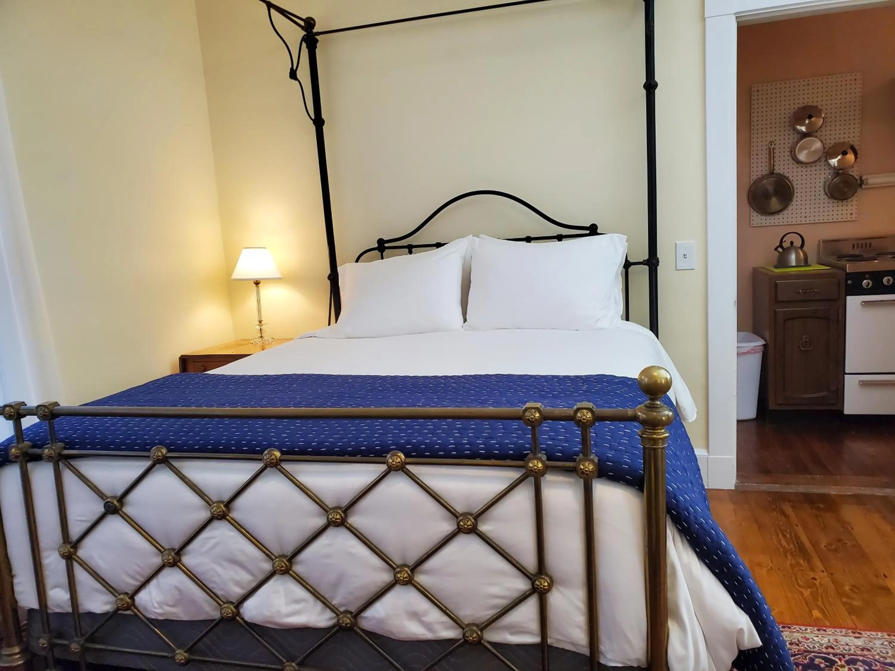 Bedroom, Bed in Harbourside Inn