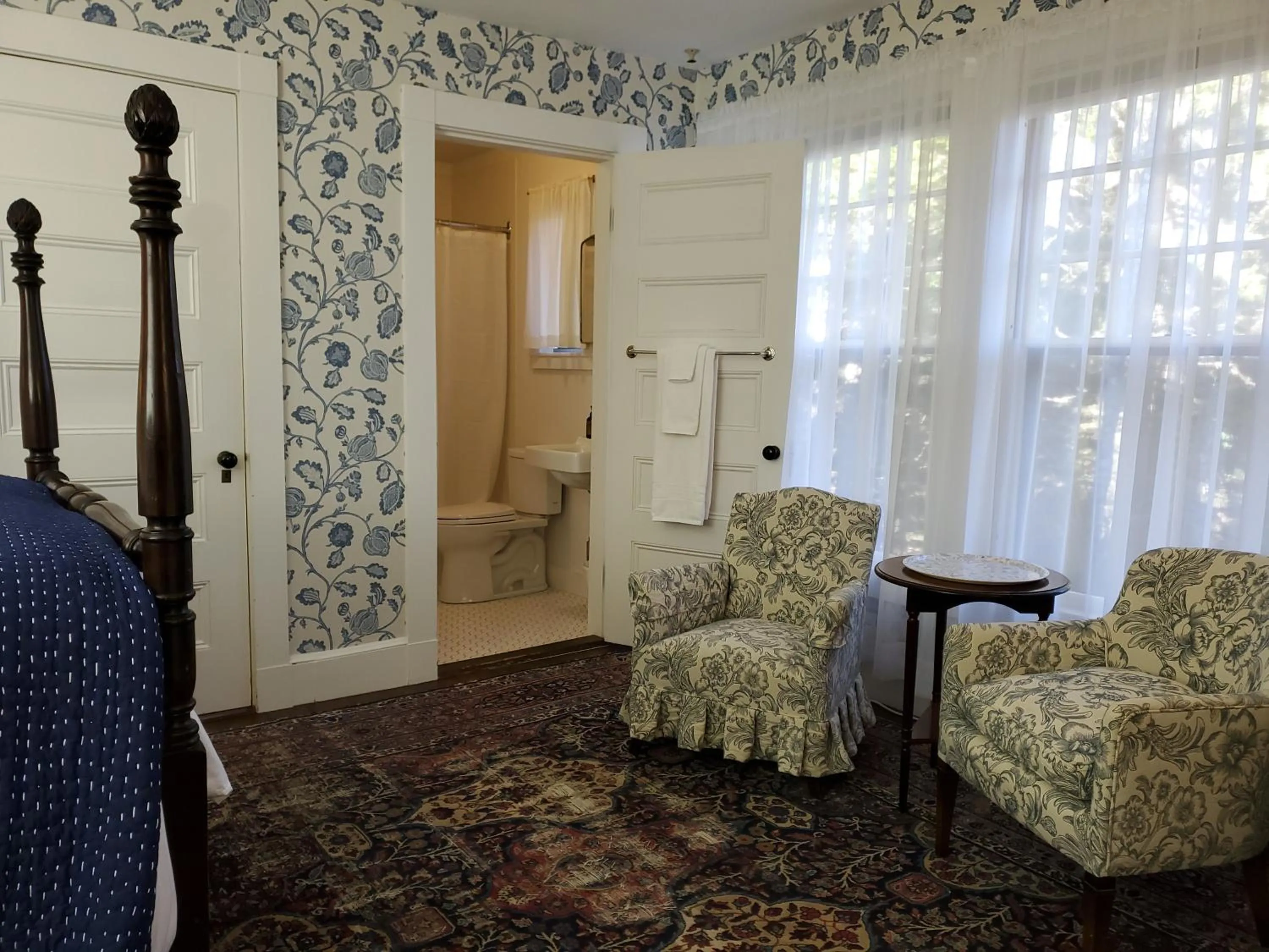 Bathroom in Harbourside Inn