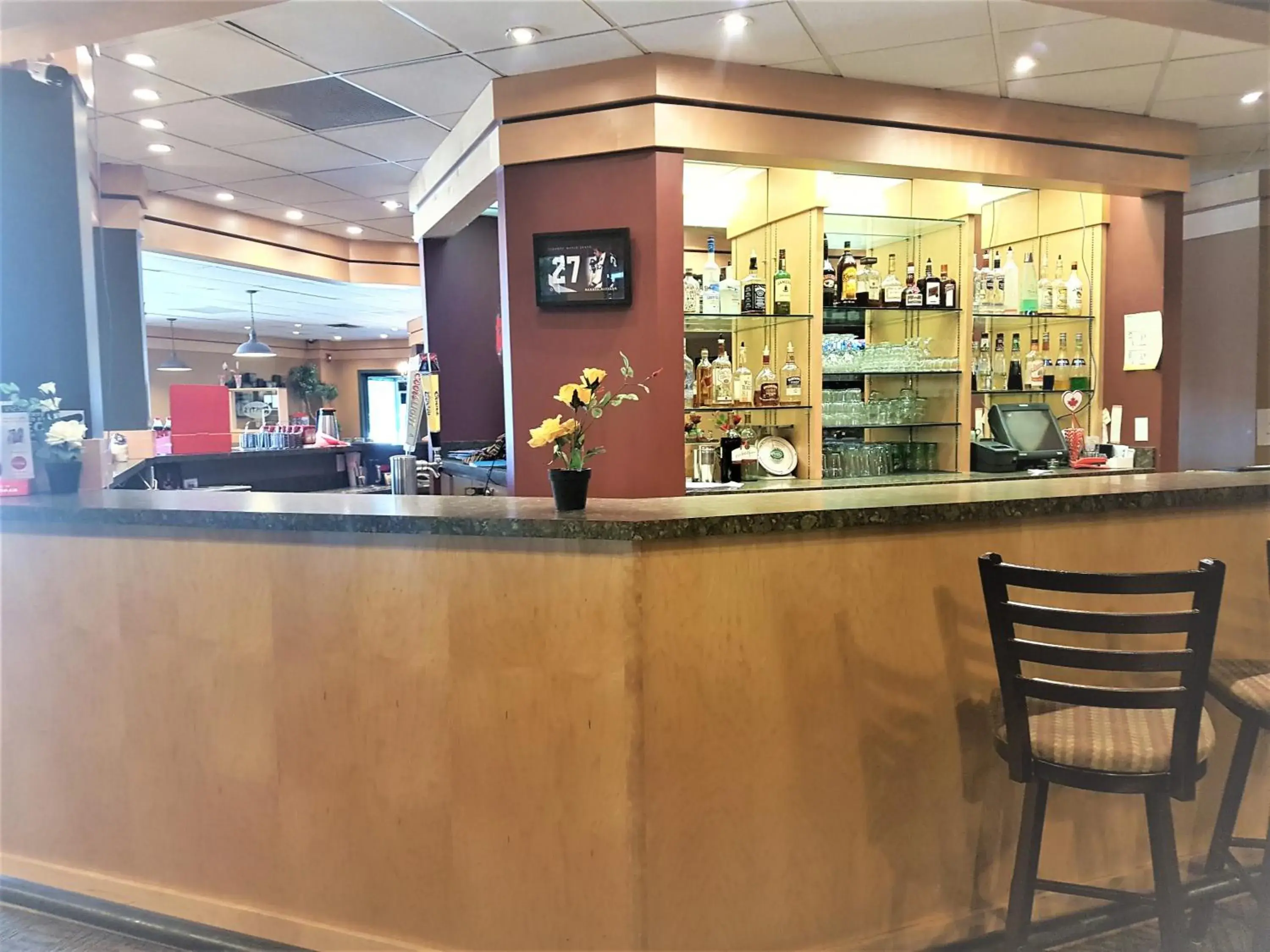 Lounge or bar in BCMInns - Lloydminster Lounge or bar in BCMInns - Lloydminster