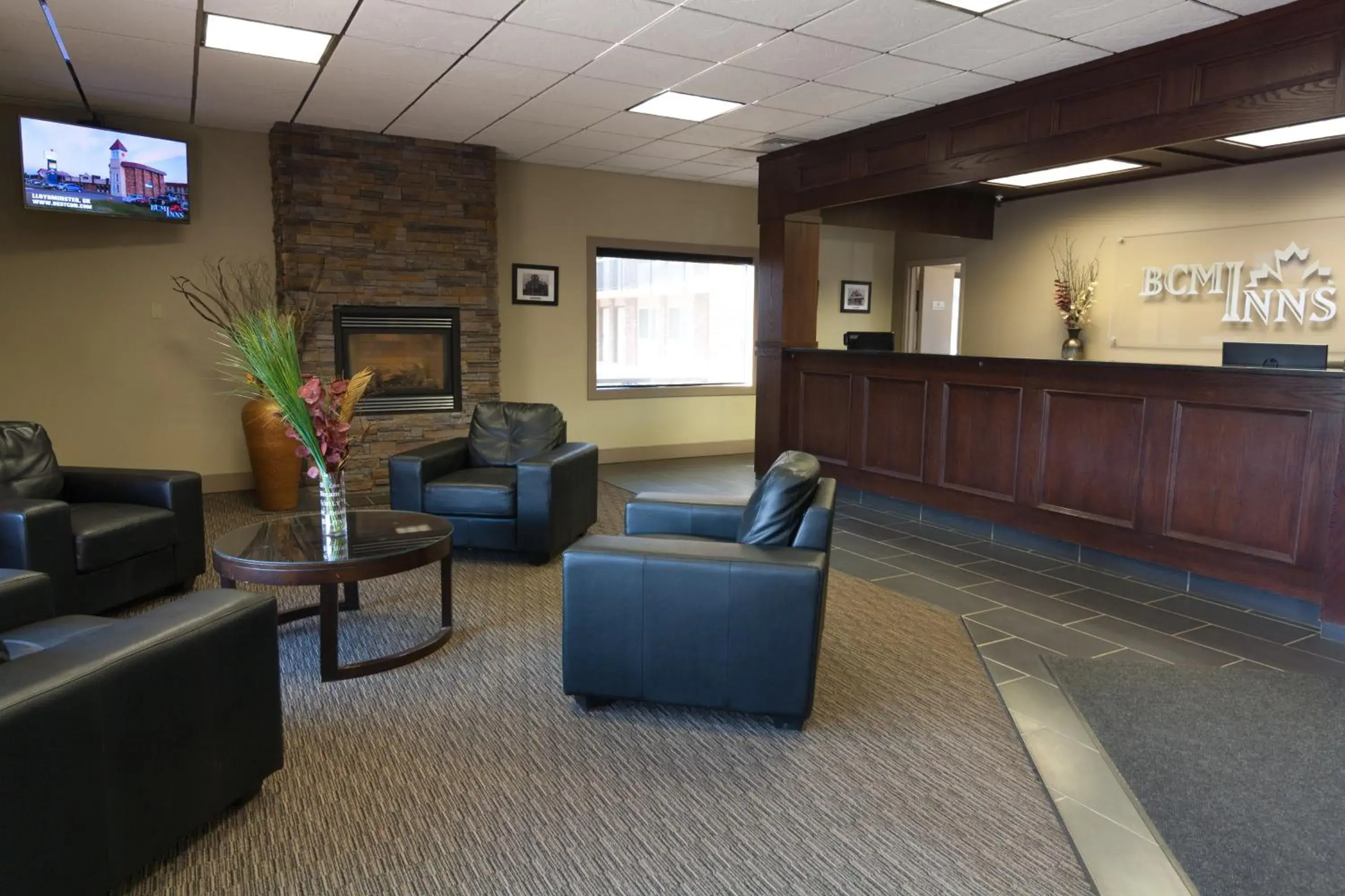 Facade/entrance in BCMInns - Lloydminster Facade/entrance in BCMInns - Lloydminster