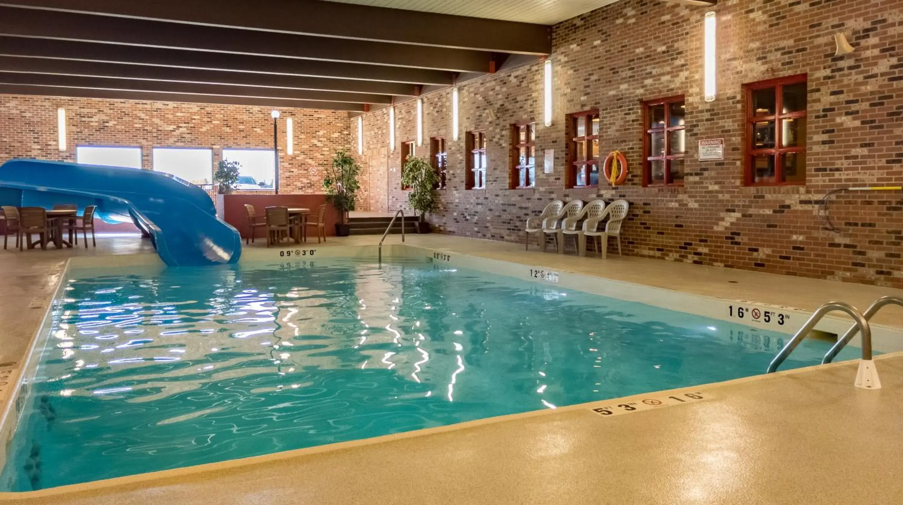 Swimming pool in BCMInns - Lloydminster Swimming pool in BCMInns - Lloydminster