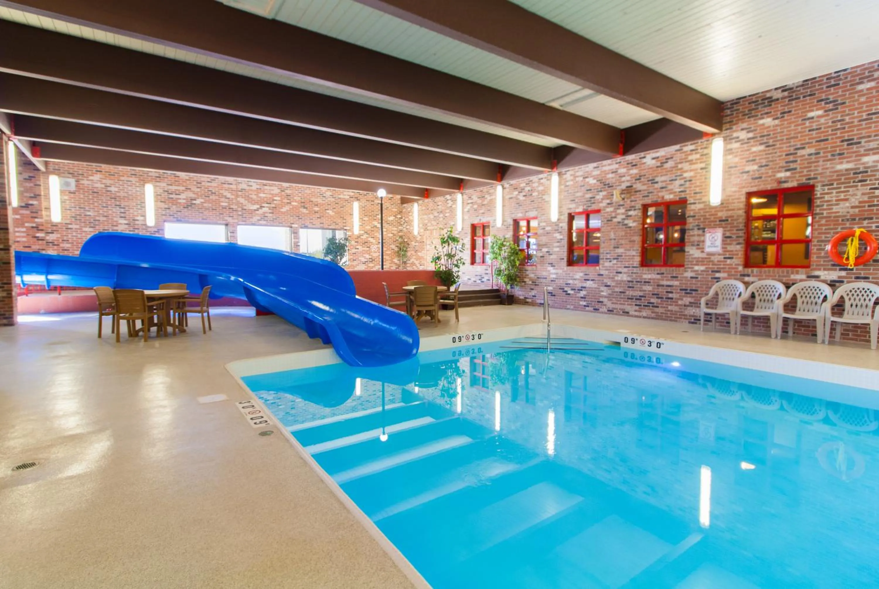 Swimming pool in BCMInns - Lloydminster