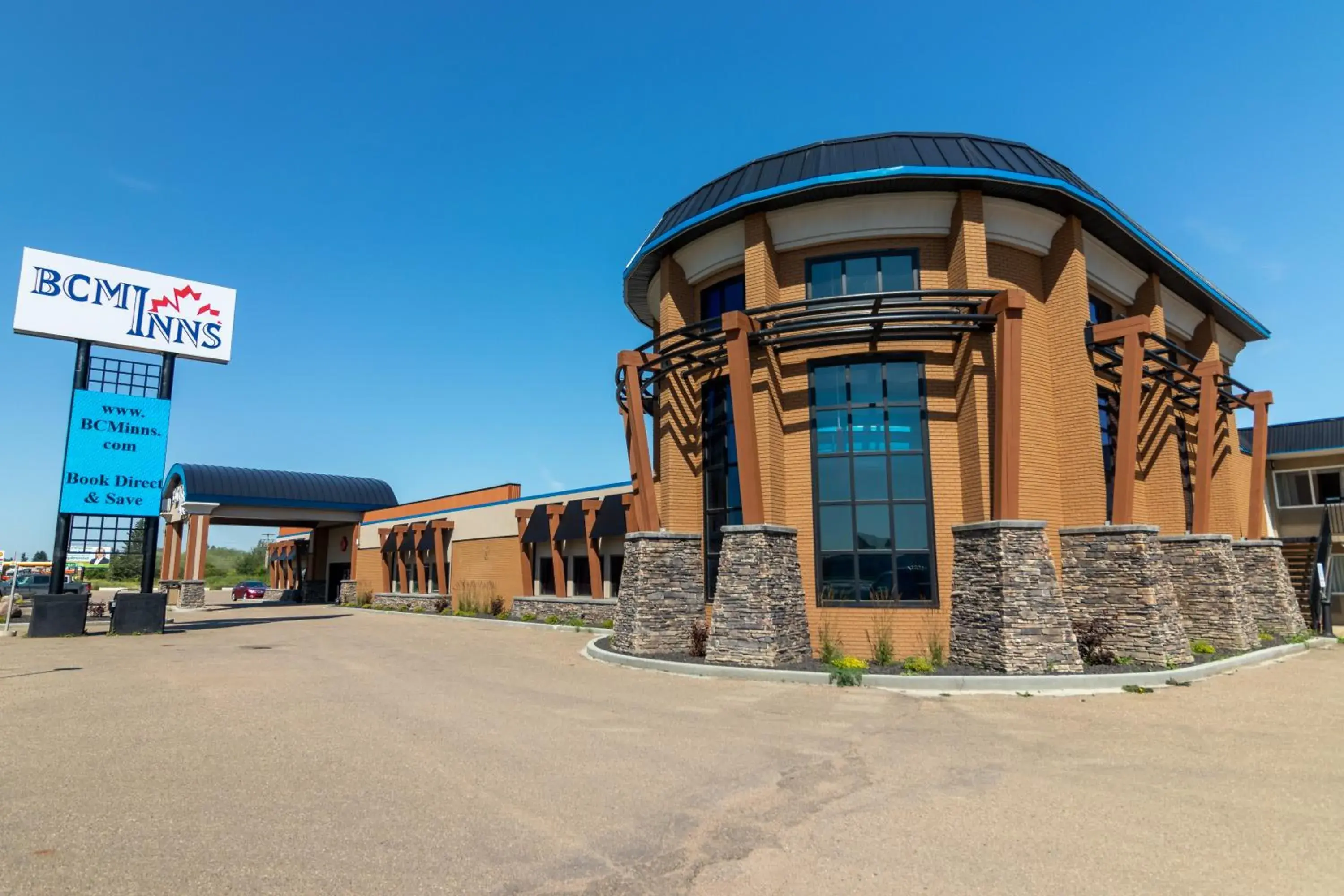 Property building in BCMInns - Lloydminster Property building in BCMInns - Lloydminster