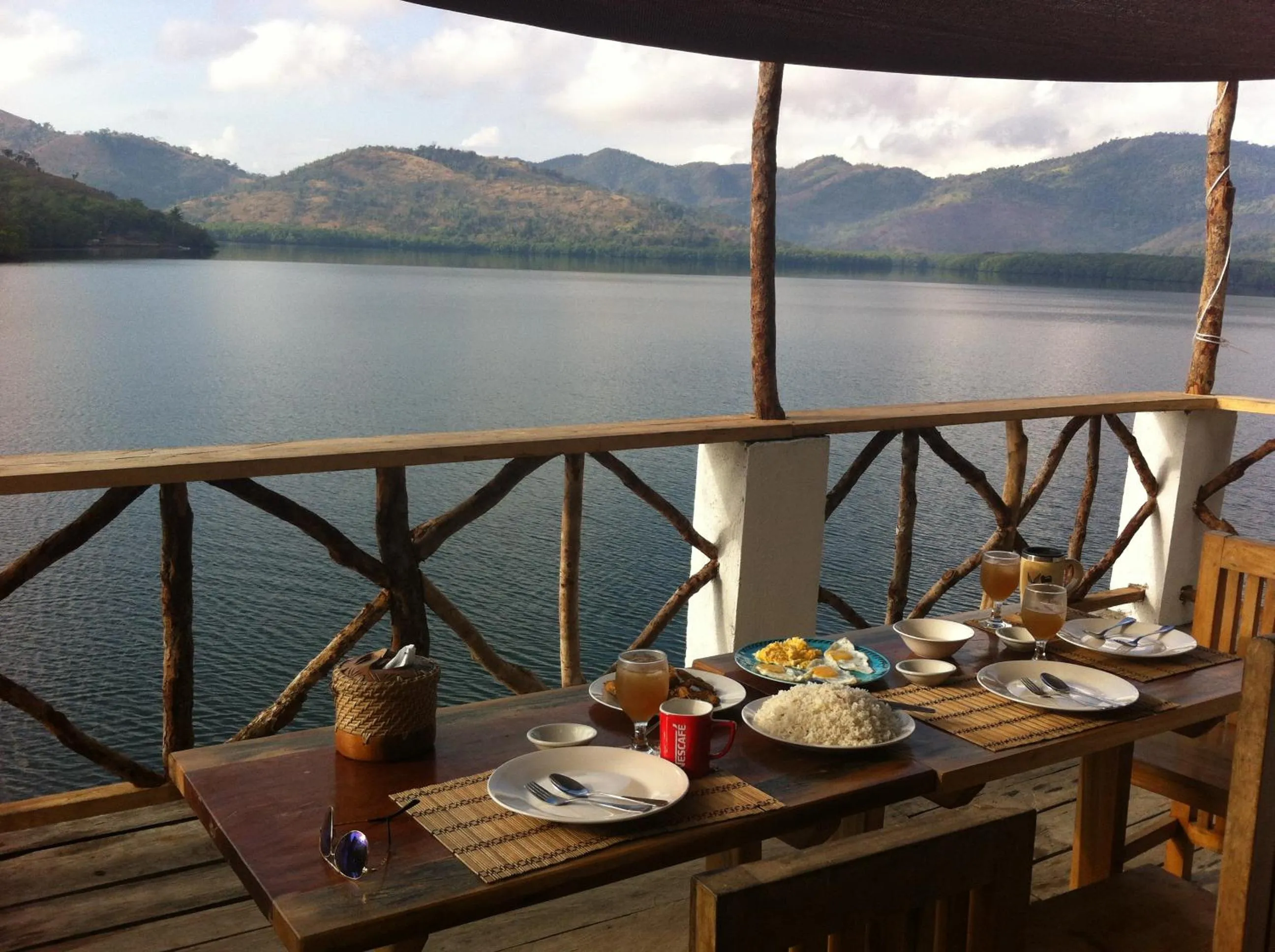 Restaurant/places to eat in Borac Bay Bungalows Hotel and Resort