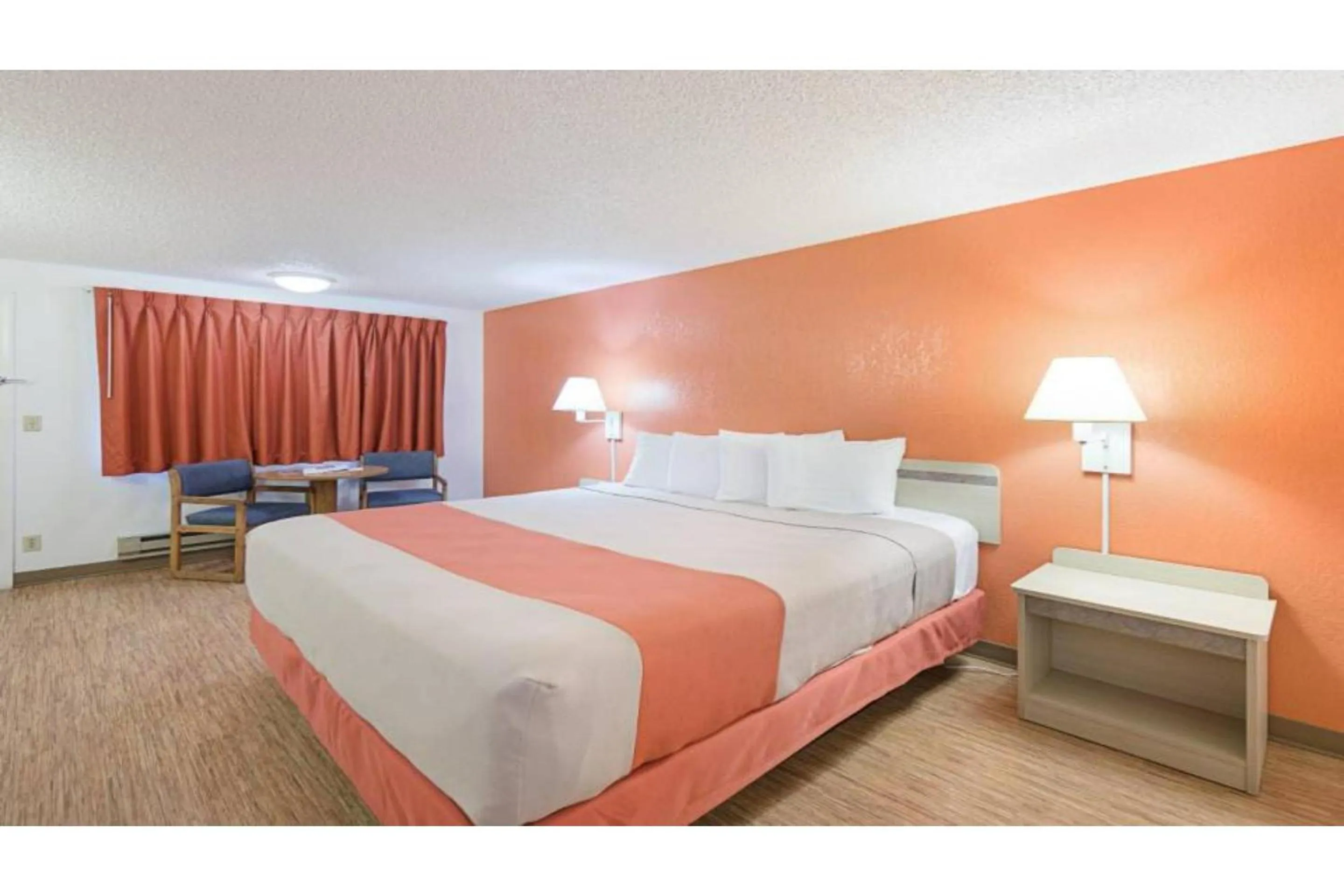 Bedroom, Bed in Motel 6 Gold Beach