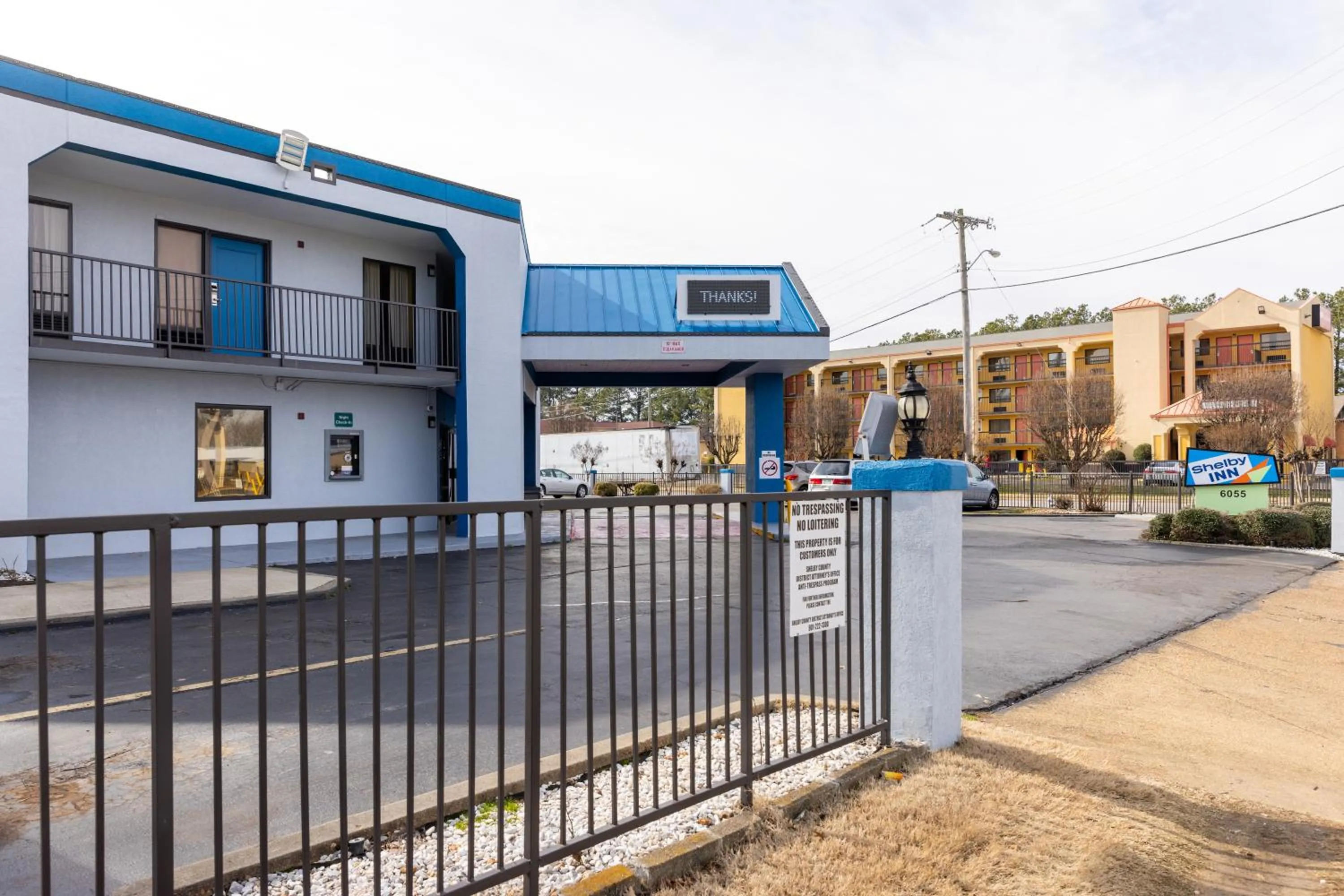 Property Building in Days Inn by Wyndham Memphis - I40 and Sycamore View