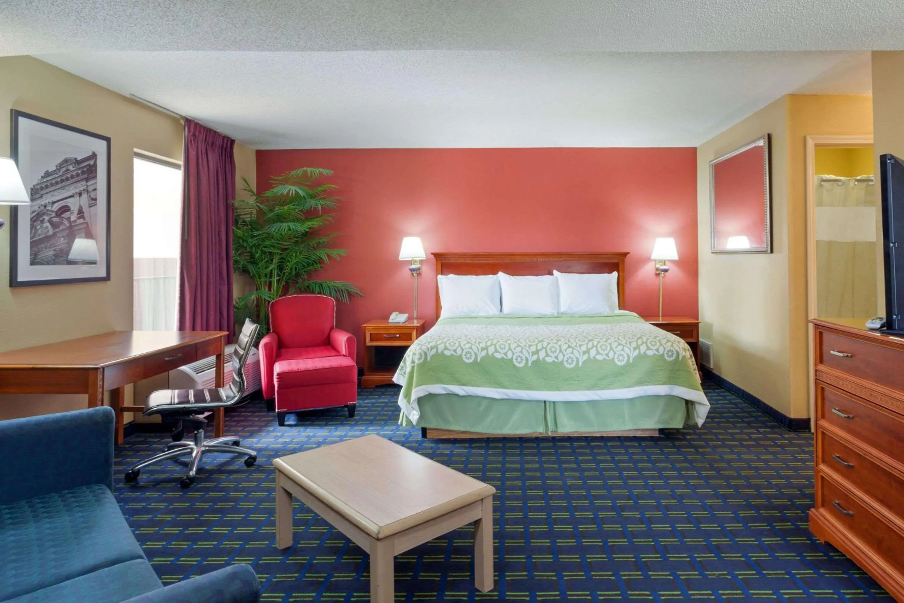 Photo of the whole room, Bed in Days Inn by Wyndham Memphis - I40 and Sycamore View
