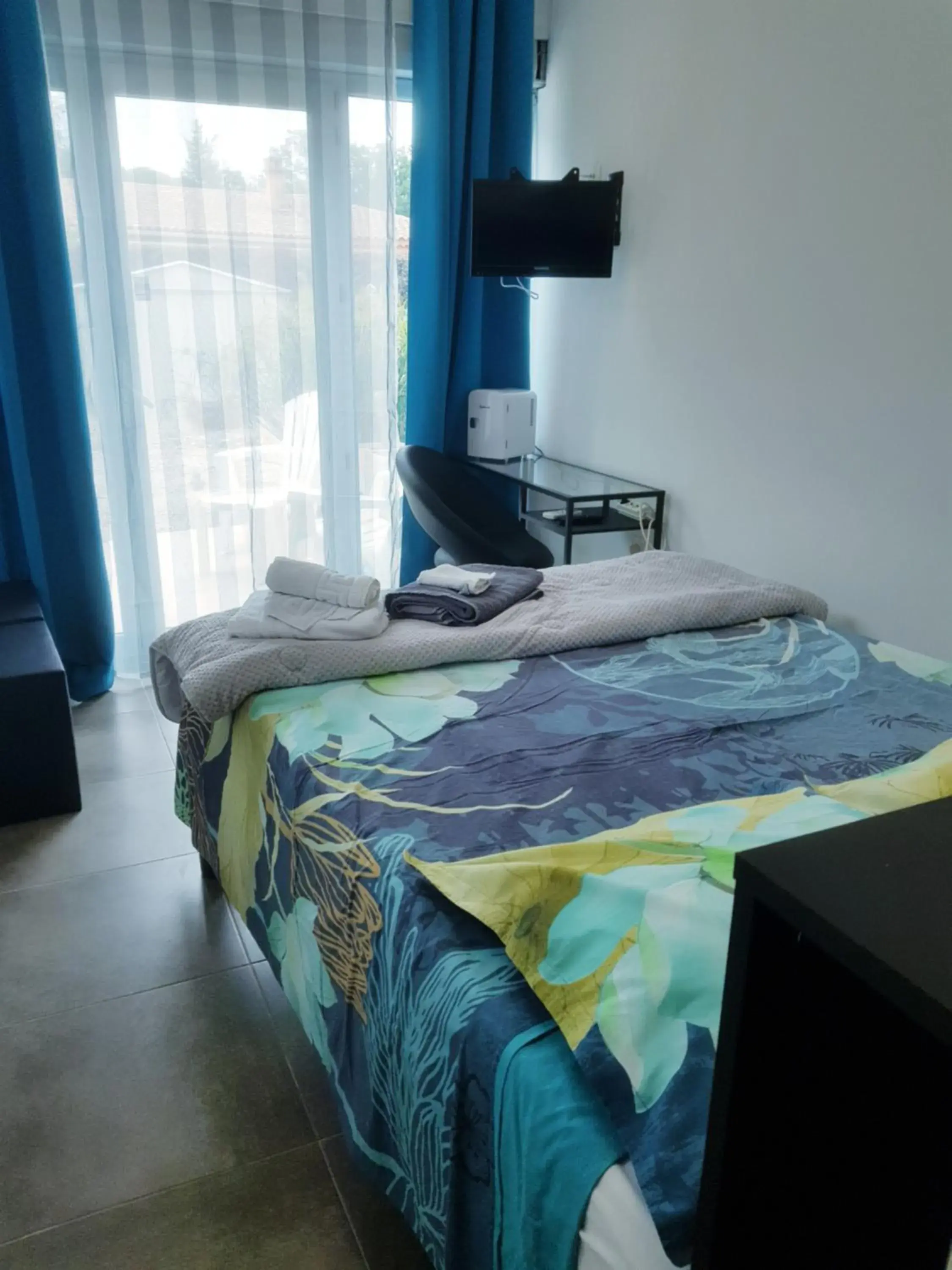 Large Double Room in Les Lézards 2 au Soleil Draguignan Large Double Room in Les Lézards 2 au Soleil Draguignan