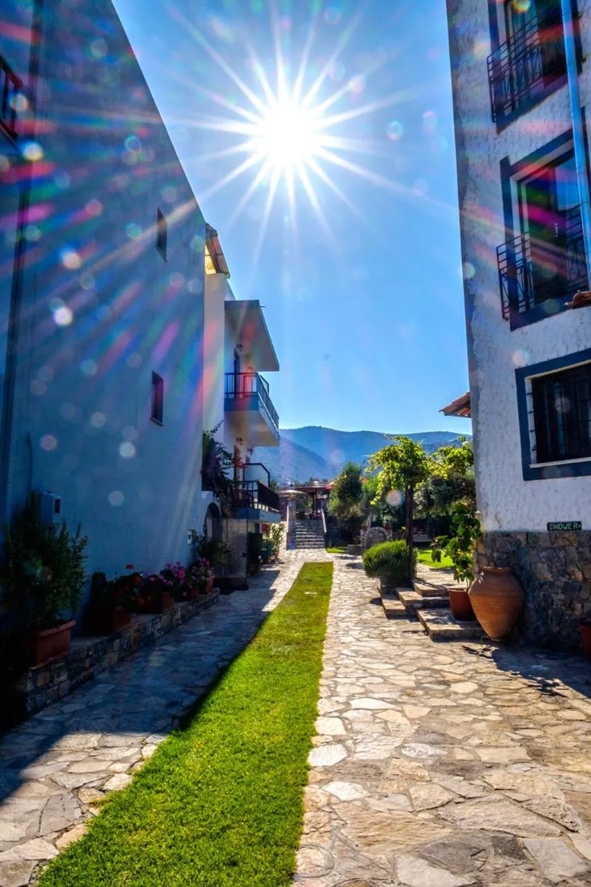 Corali Studios & Portobello Apartments