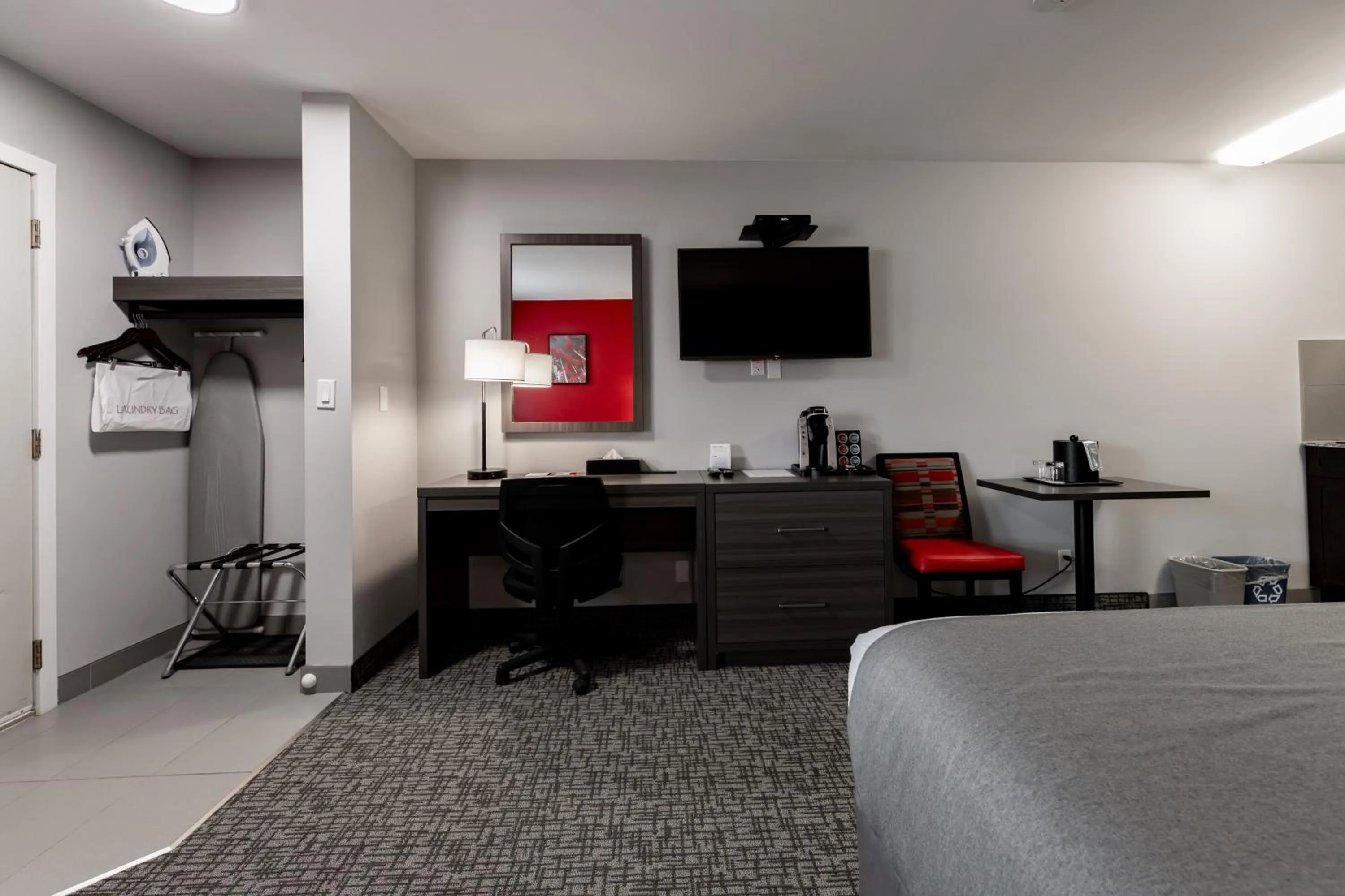 Facade/entrance in The Kanata by BCMInns - Hinton