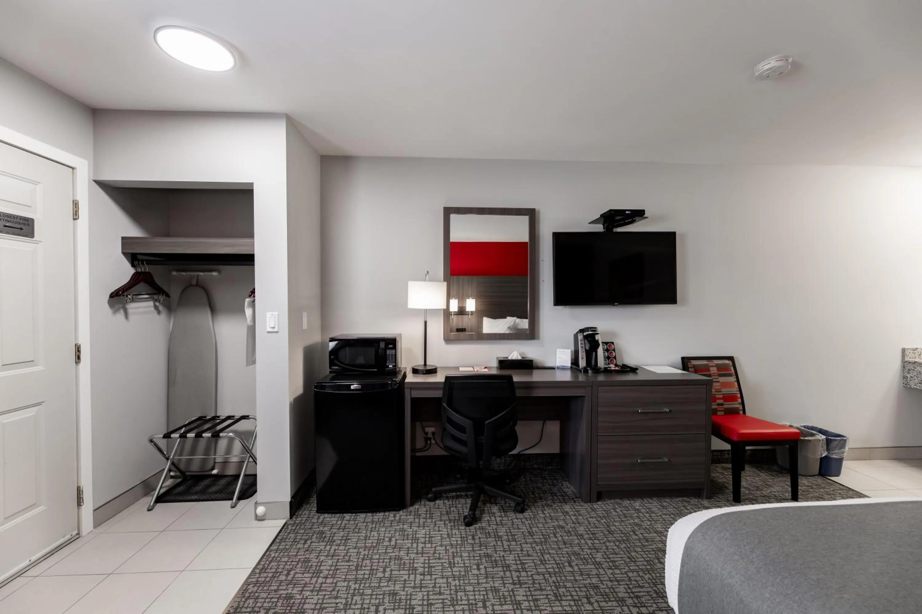 Facade/entrance in The Kanata by BCMInns - Hinton