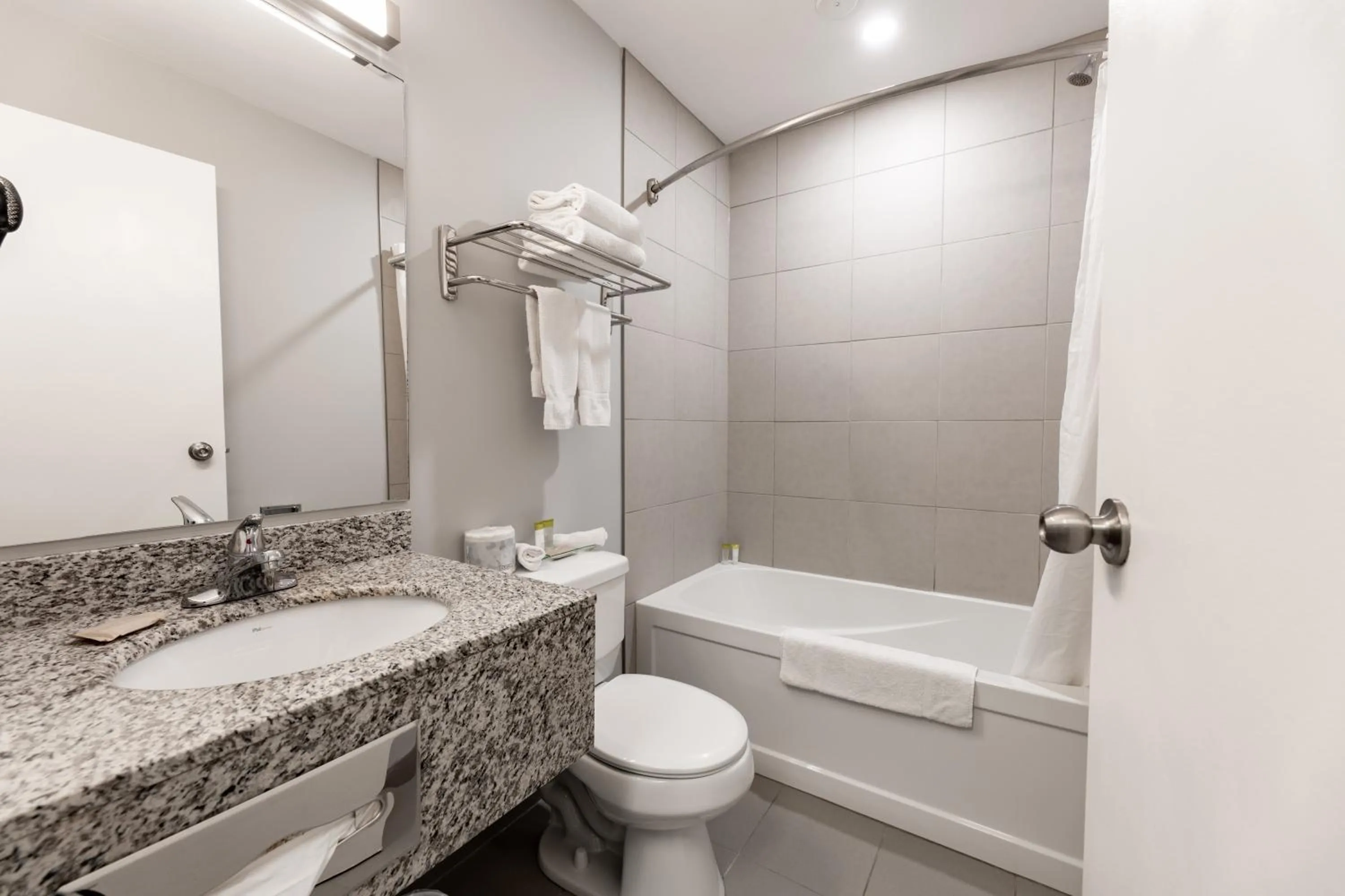 Shower in The Kanata by BCMInns - Hinton