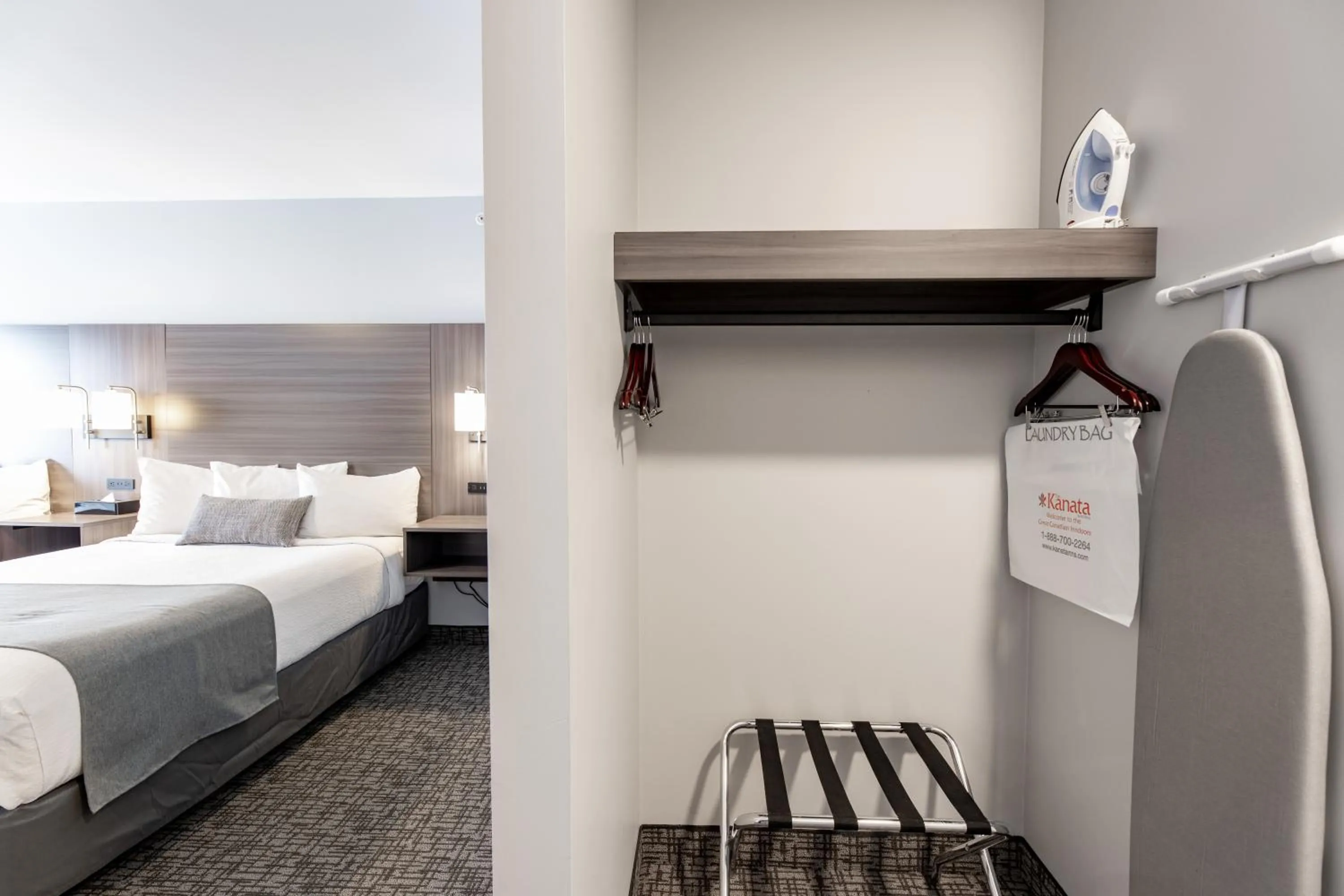 Facade/entrance, Bed in The Kanata by BCMInns - Hinton