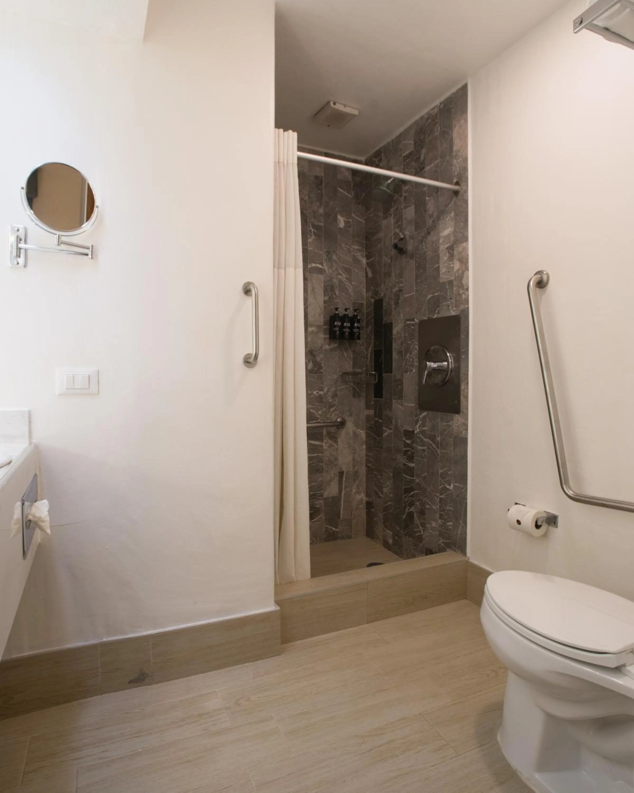 Bathroom in Hotel Abu