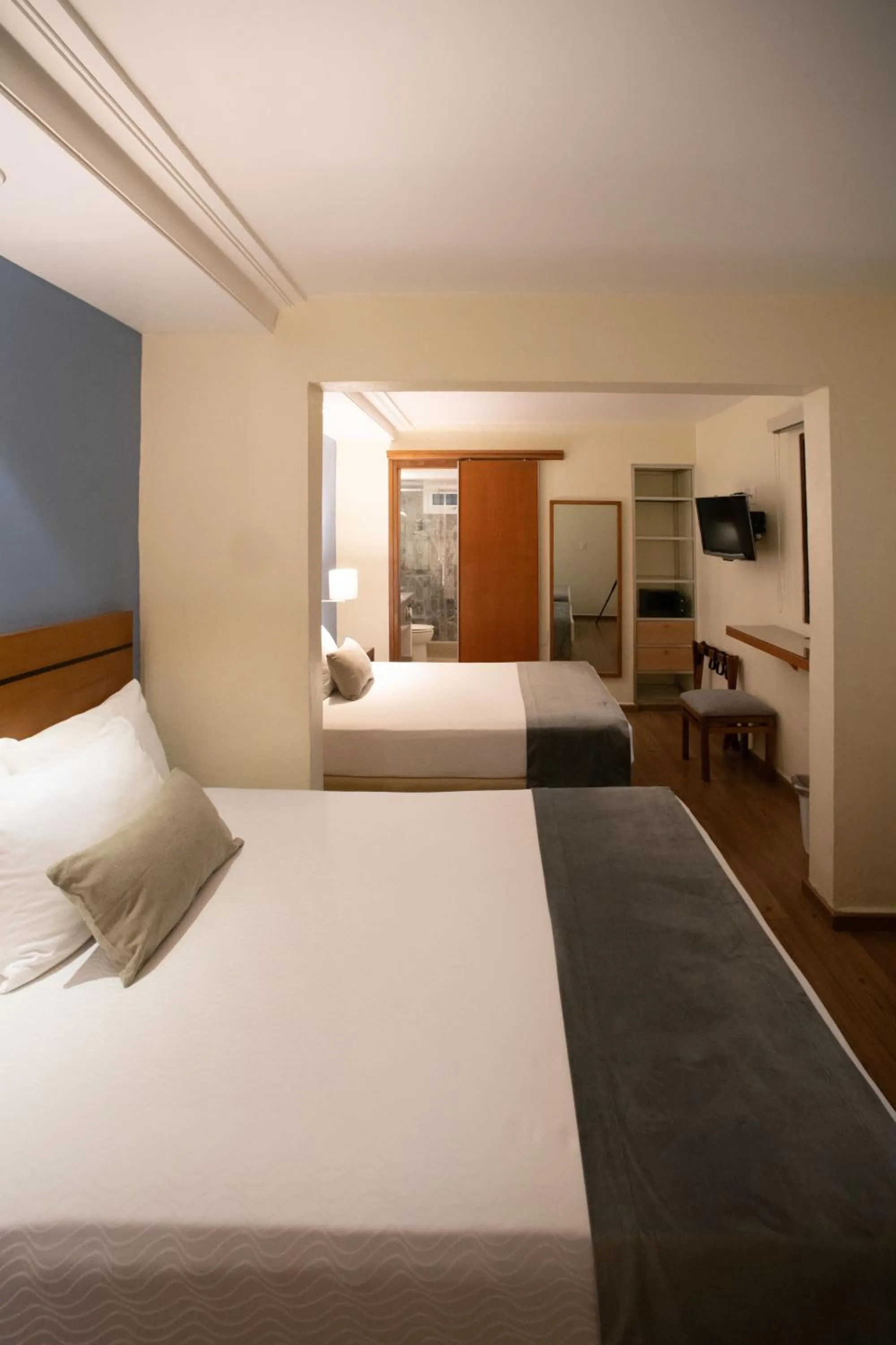 TV and multimedia, Bed in Hotel Abu