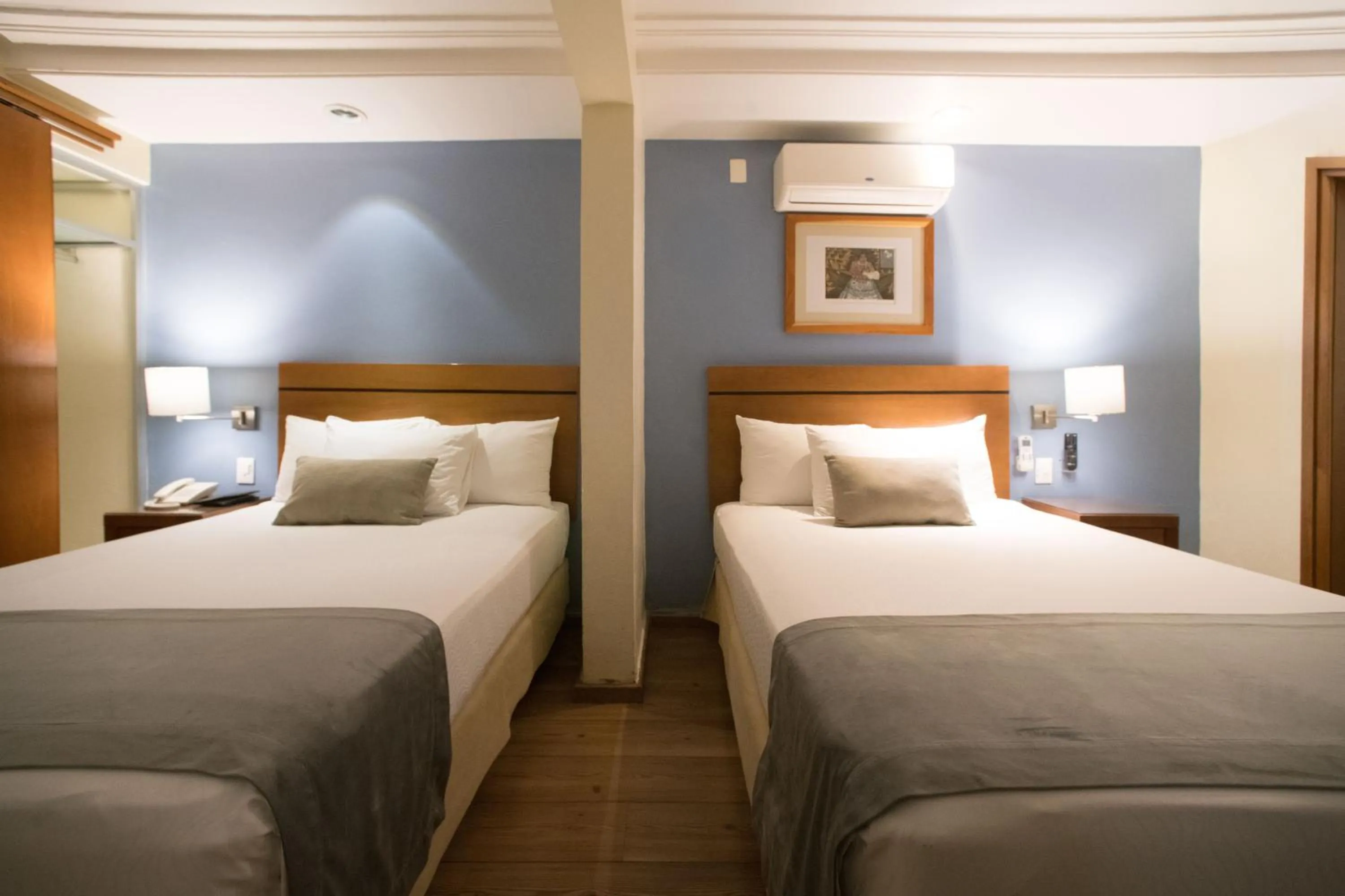 Photo of the whole room, Bed in Hotel Abu