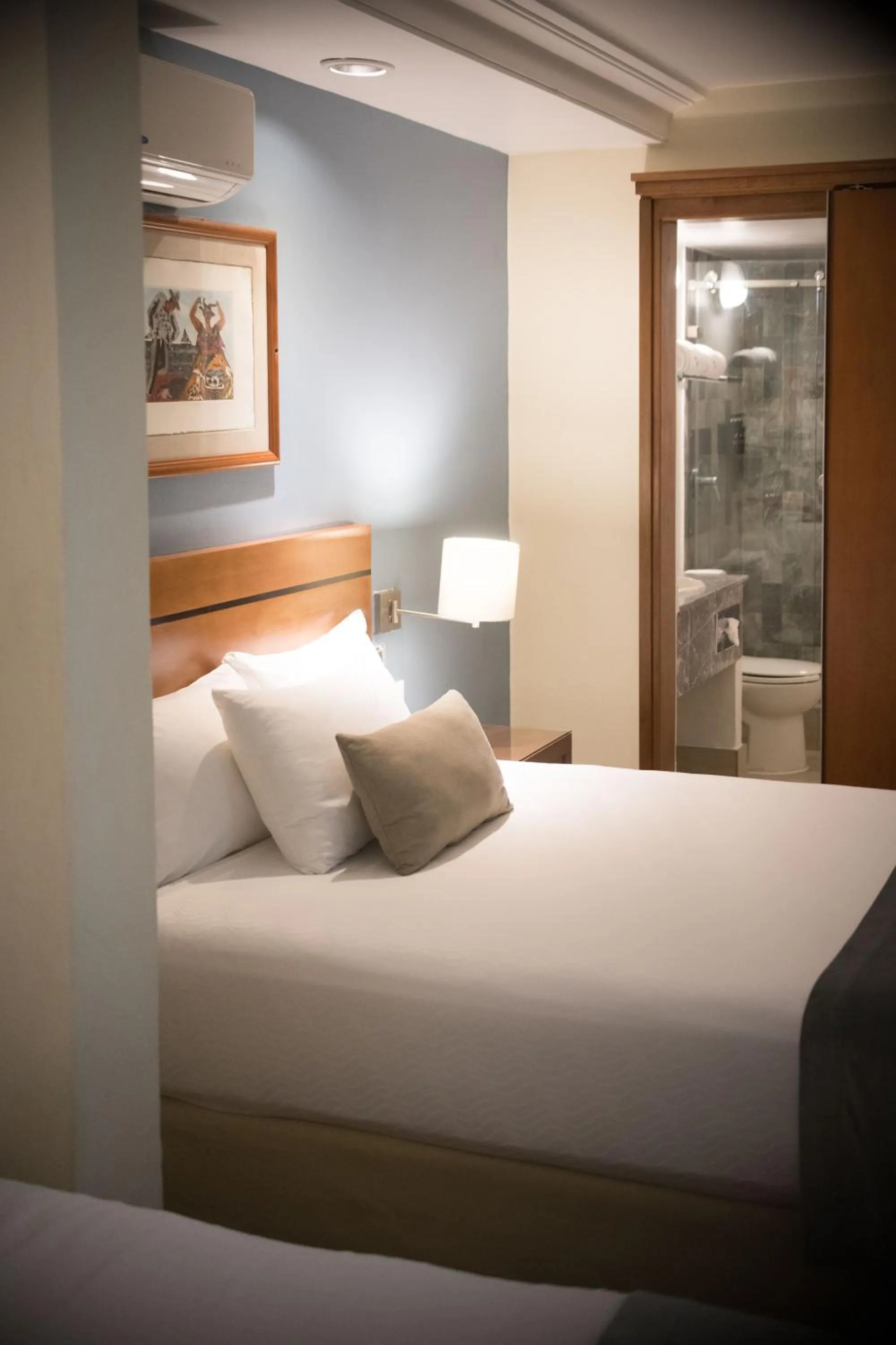 Photo of the whole room, Bed in Hotel Abu