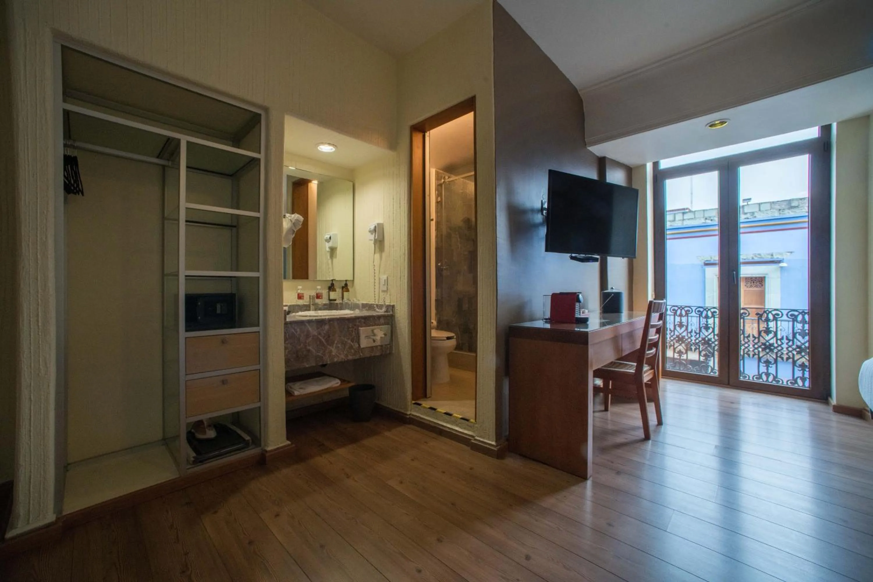 TV and multimedia in Hotel Abu