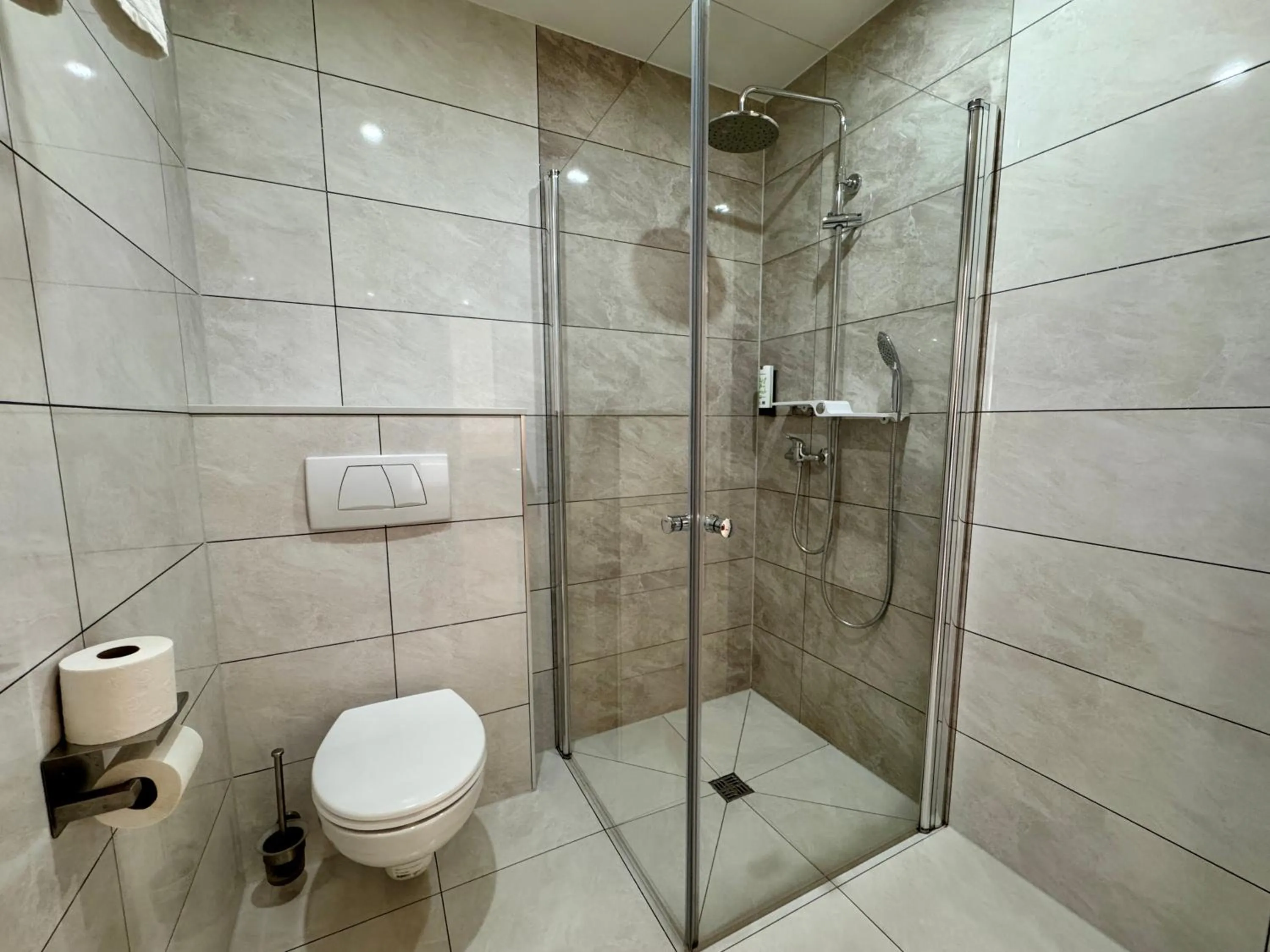 Shower in Parkhotel Viktoria