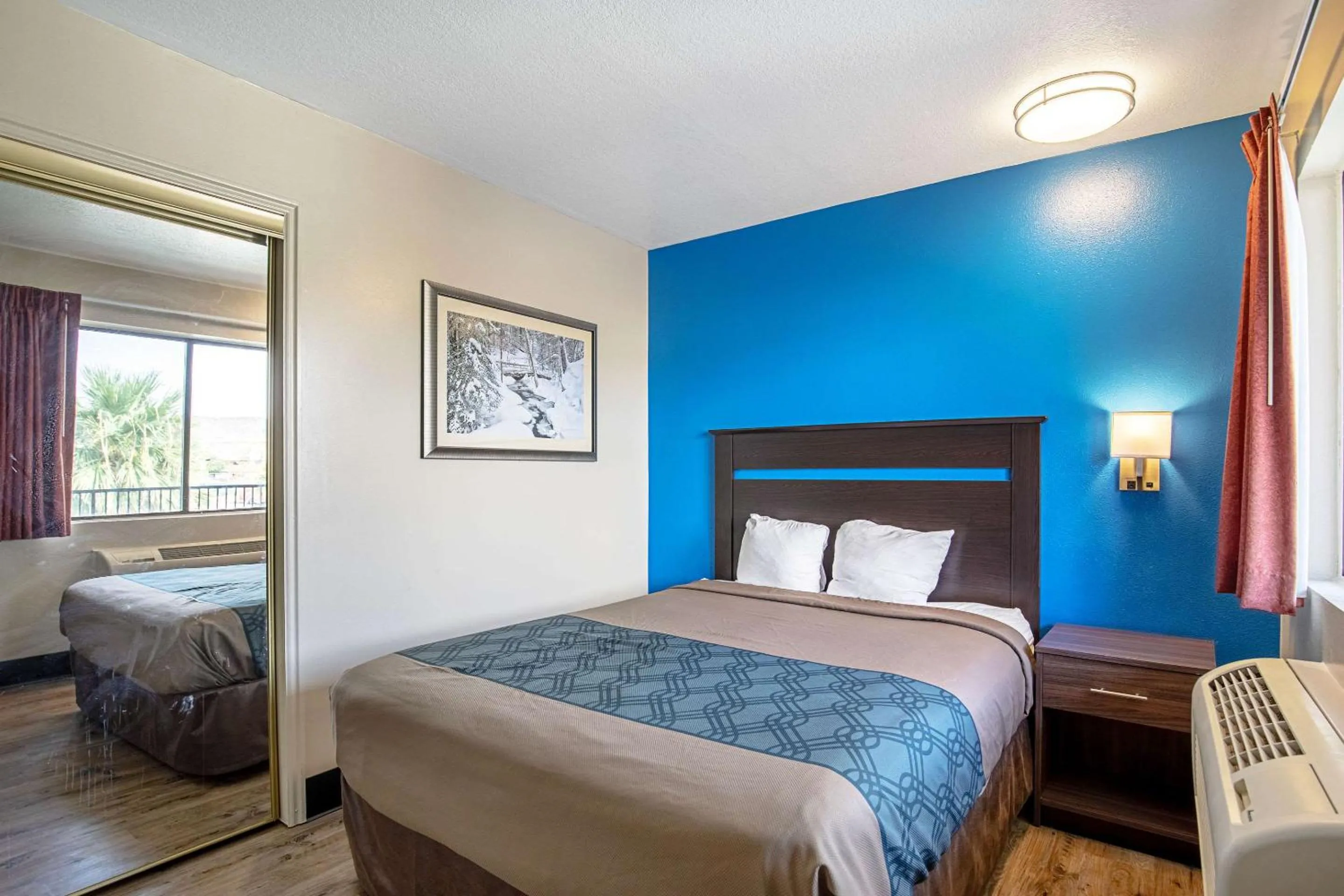 Photo of the whole room, Bed in Rodeway Inn St George North - Near Pioneer Park