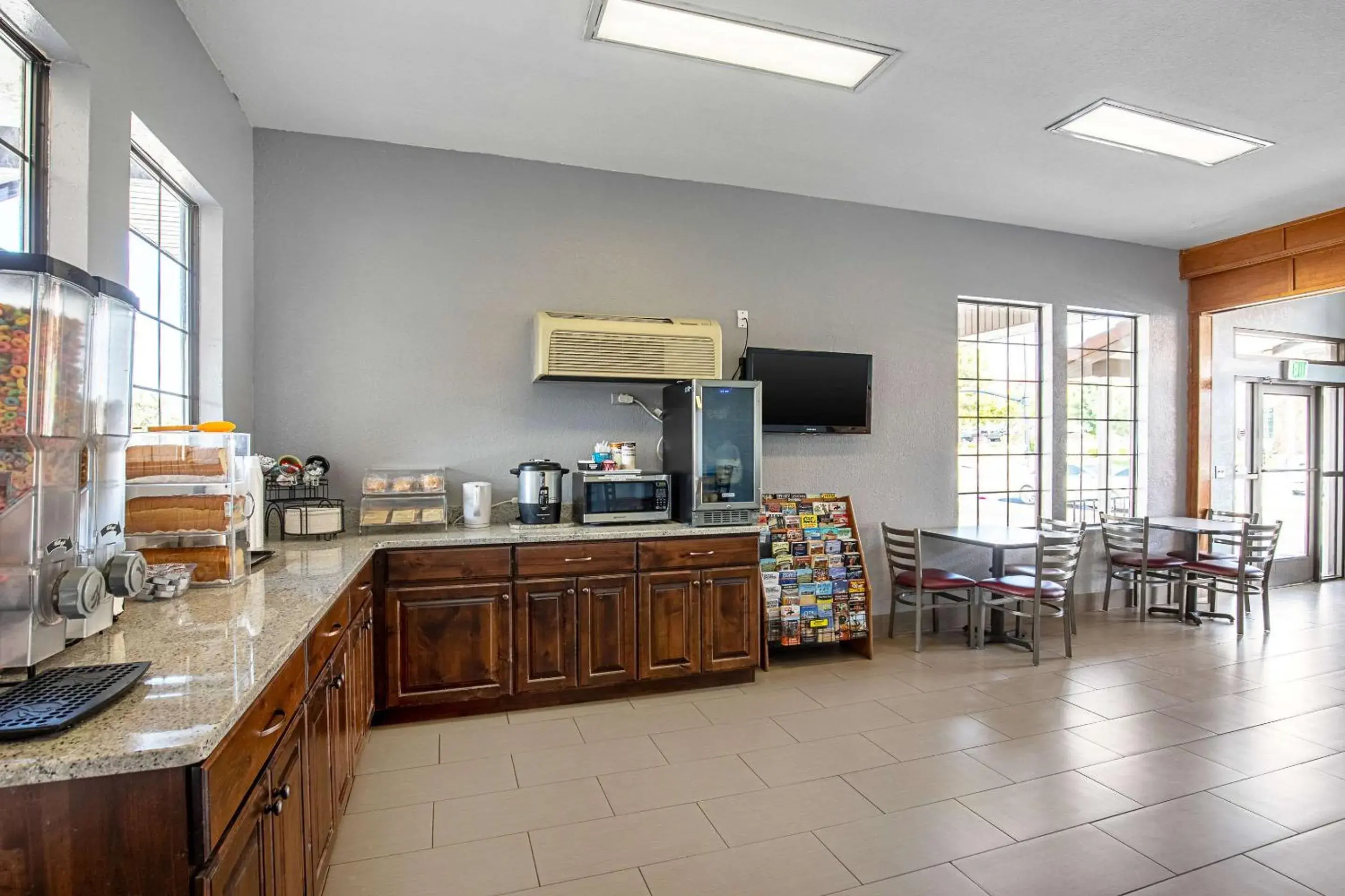 Restaurant/places to eat in Rodeway Inn St George North - Near Pioneer Park Restaurant/places to eat in Rodeway Inn St George North - Near Pioneer Park