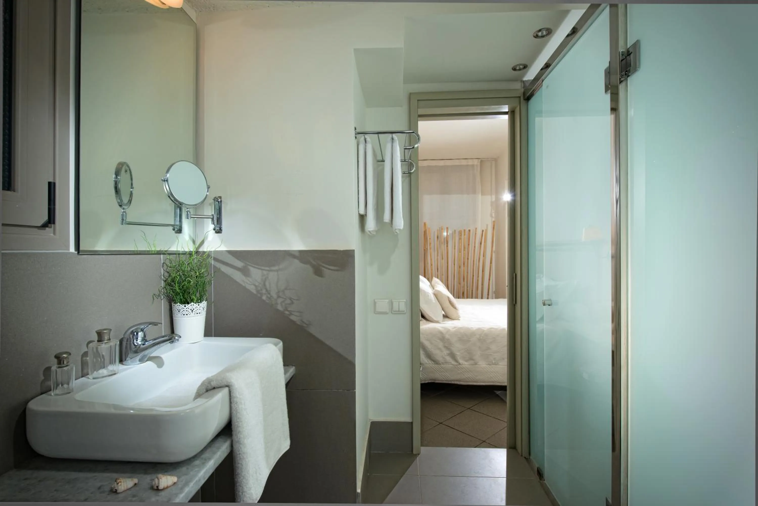 Shower, Bed in Skajado Holiday Apartments