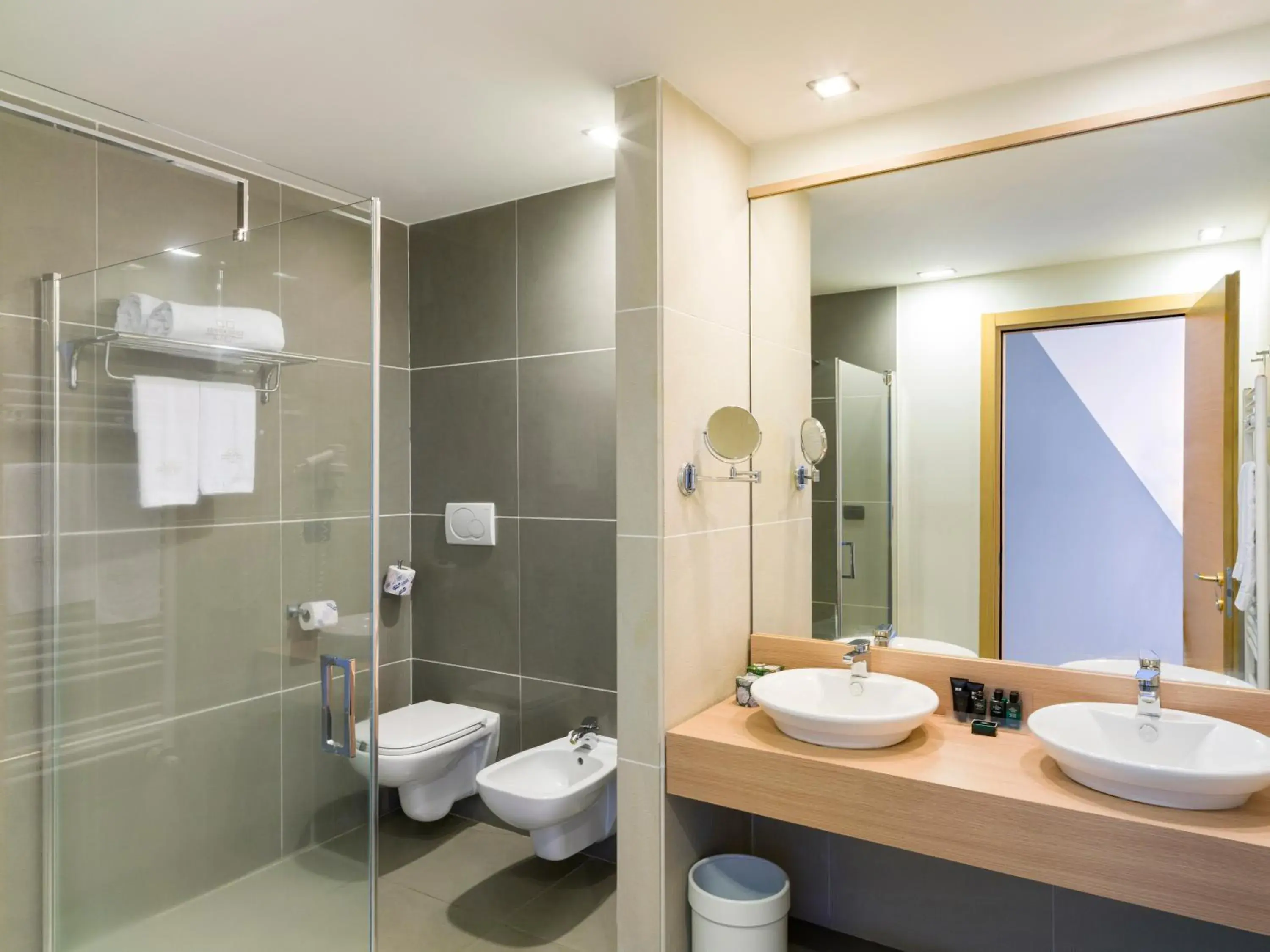 Superior Double or Twin Room in Esperia Palace Hotel & Resort Spa Superior Double or Twin Room in Esperia Palace Hotel & Resort Spa