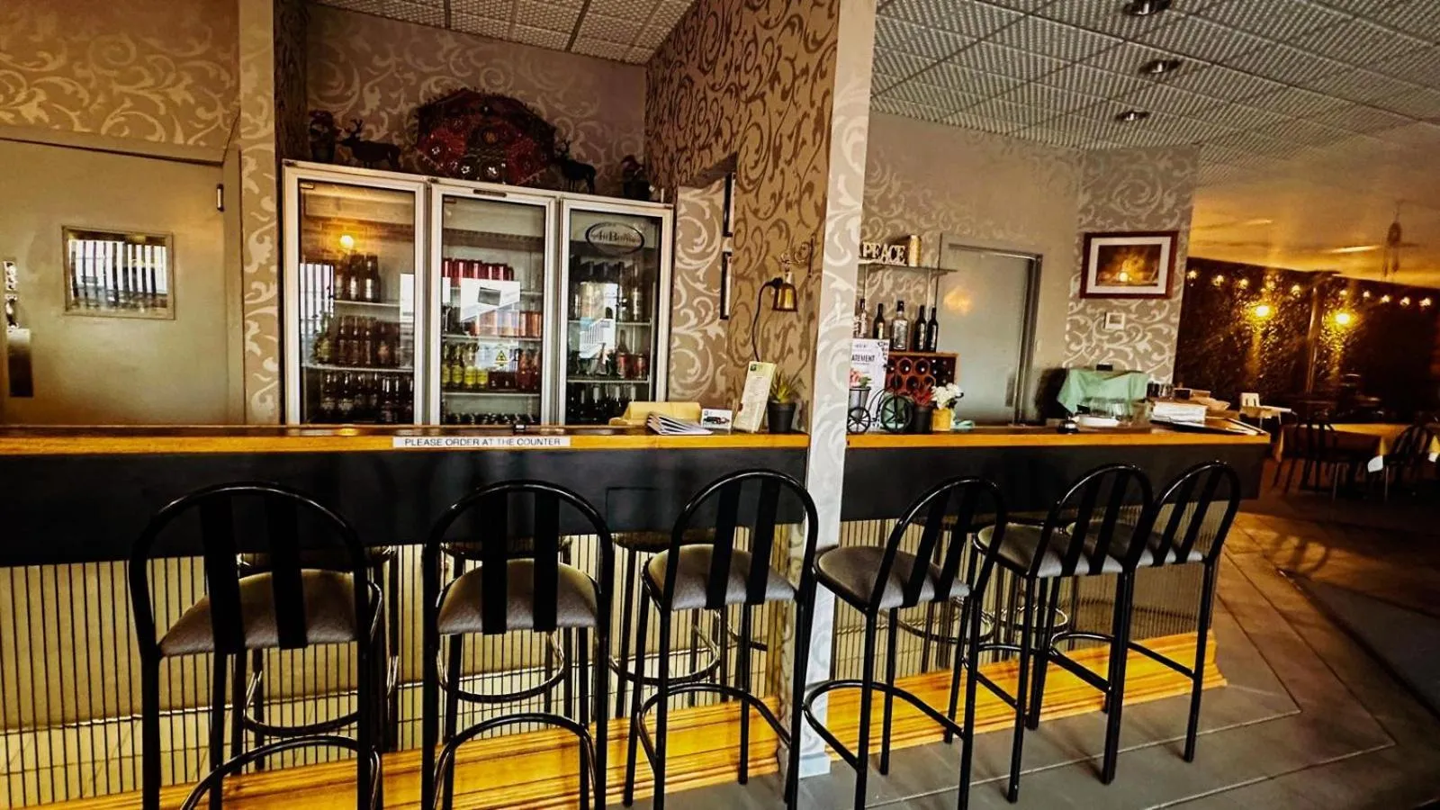 Restaurant/places to eat in Mountain Creek Motel Bar & Restaurant