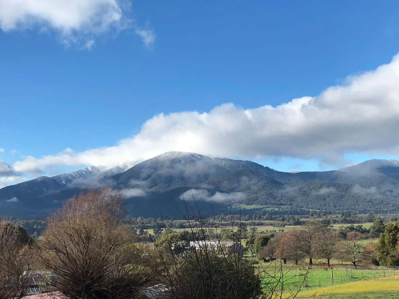 Mountain Creek Motel Bar & Restaurant