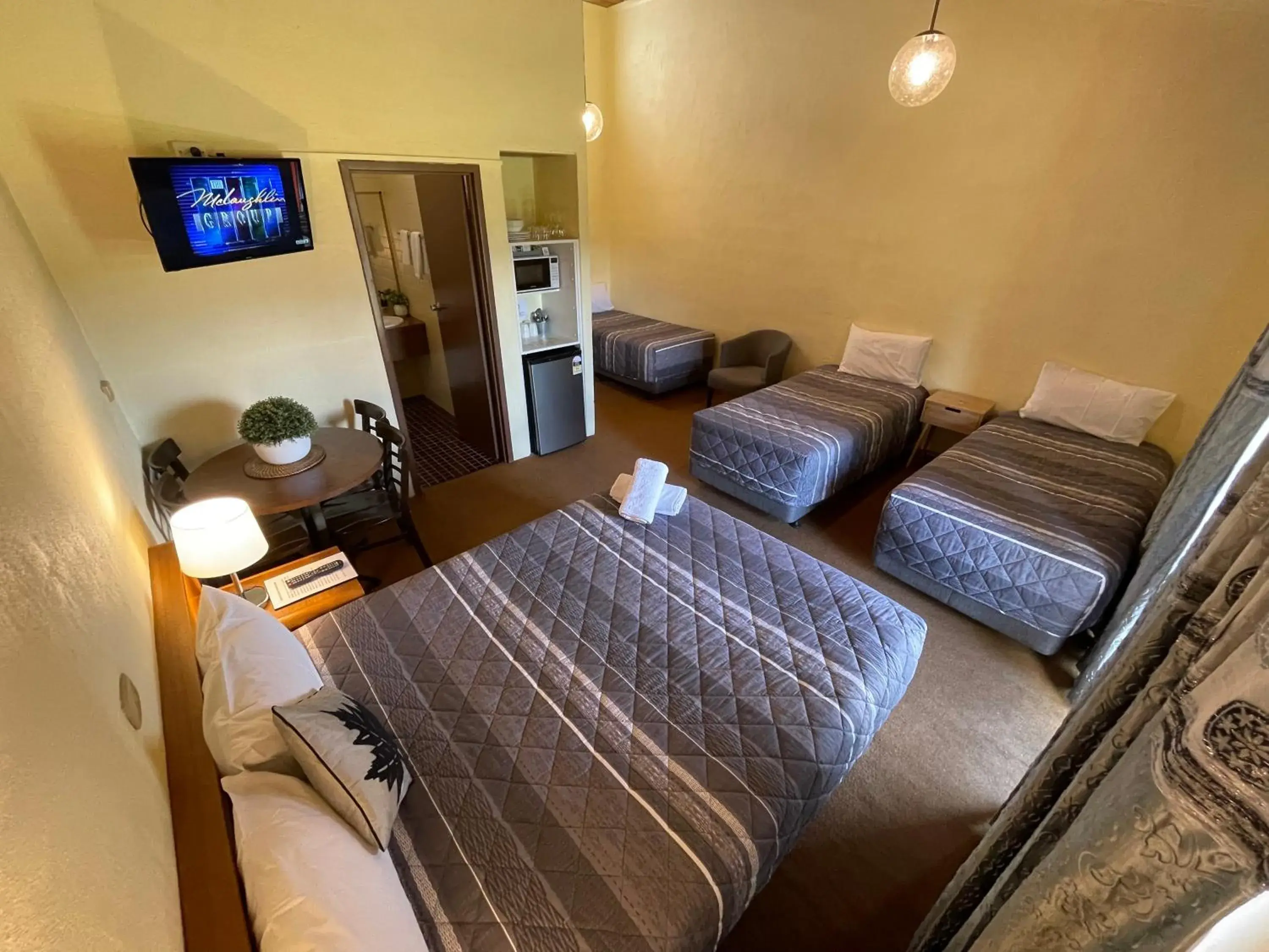 Mountain Creek Motel Bar & Restaurant Mountain Creek Motel Bar & Restaurant