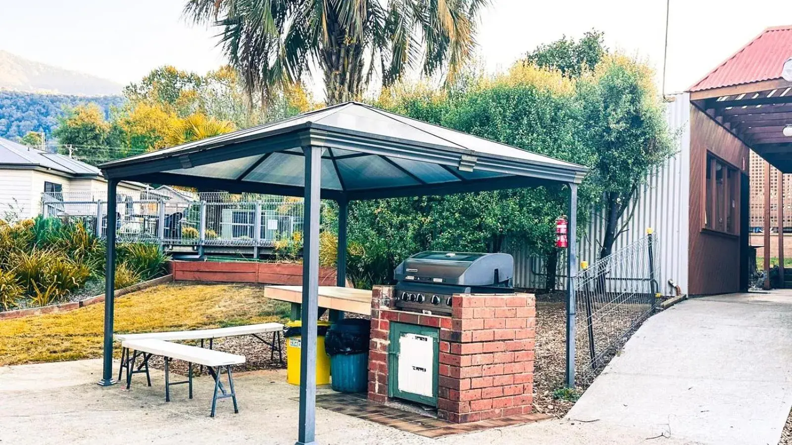 Mountain Creek Motel Bar & Restaurant Mountain Creek Motel Bar & Restaurant