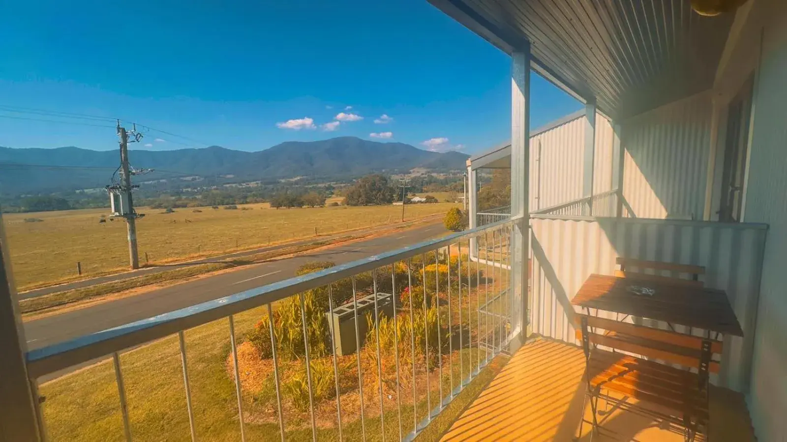 Mountain Creek Motel Bar & Restaurant Mountain Creek Motel Bar & Restaurant