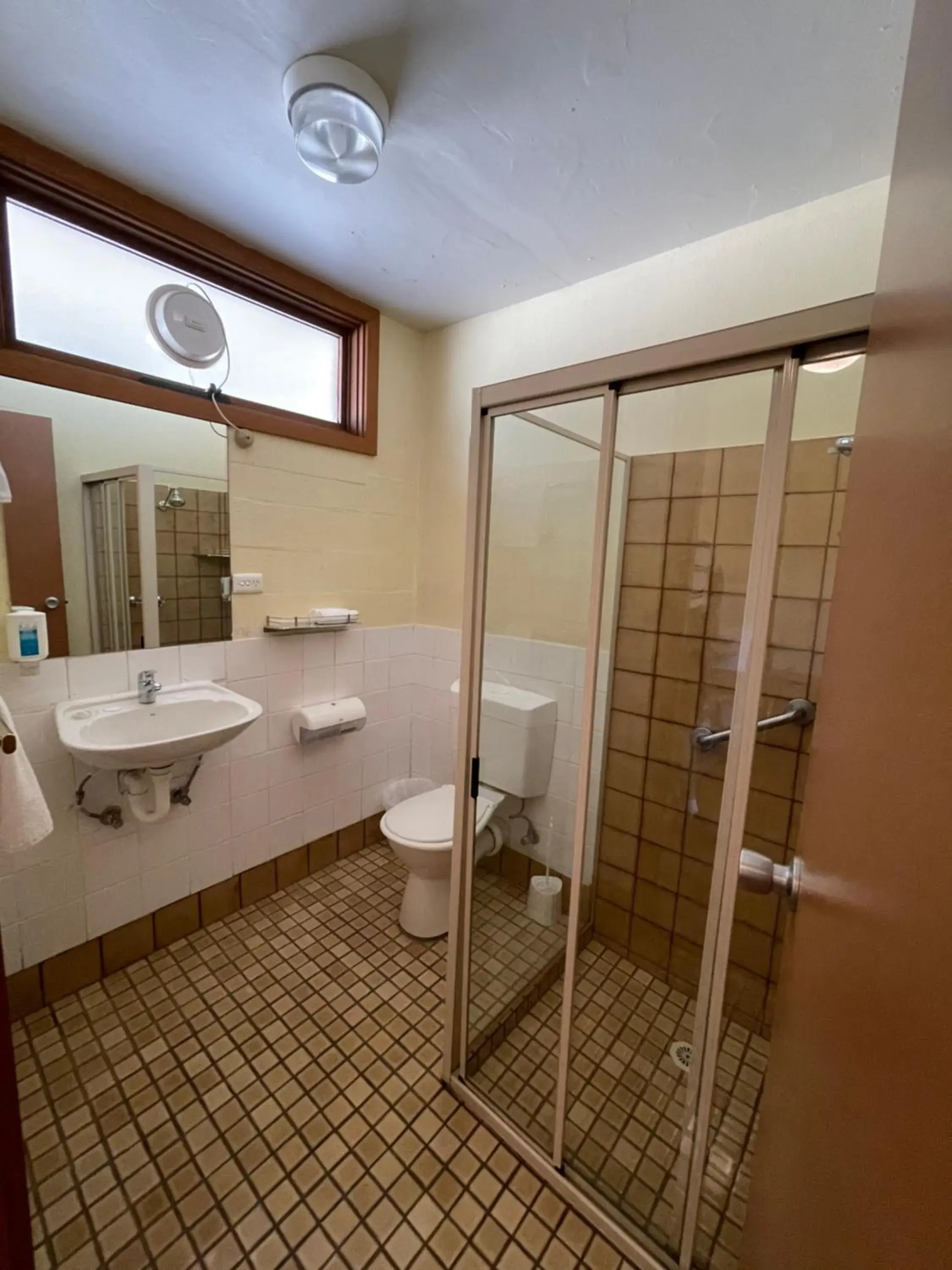 Mountain Creek Motel Bar & Restaurant Mountain Creek Motel Bar & Restaurant