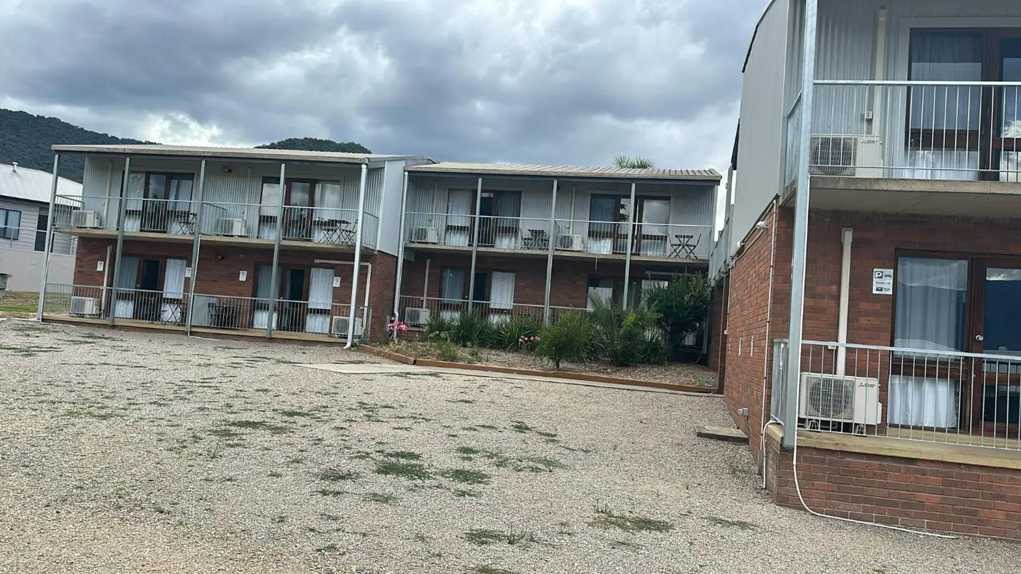 Mountain Creek Motel Bar & Restaurant Mountain Creek Motel Bar & Restaurant