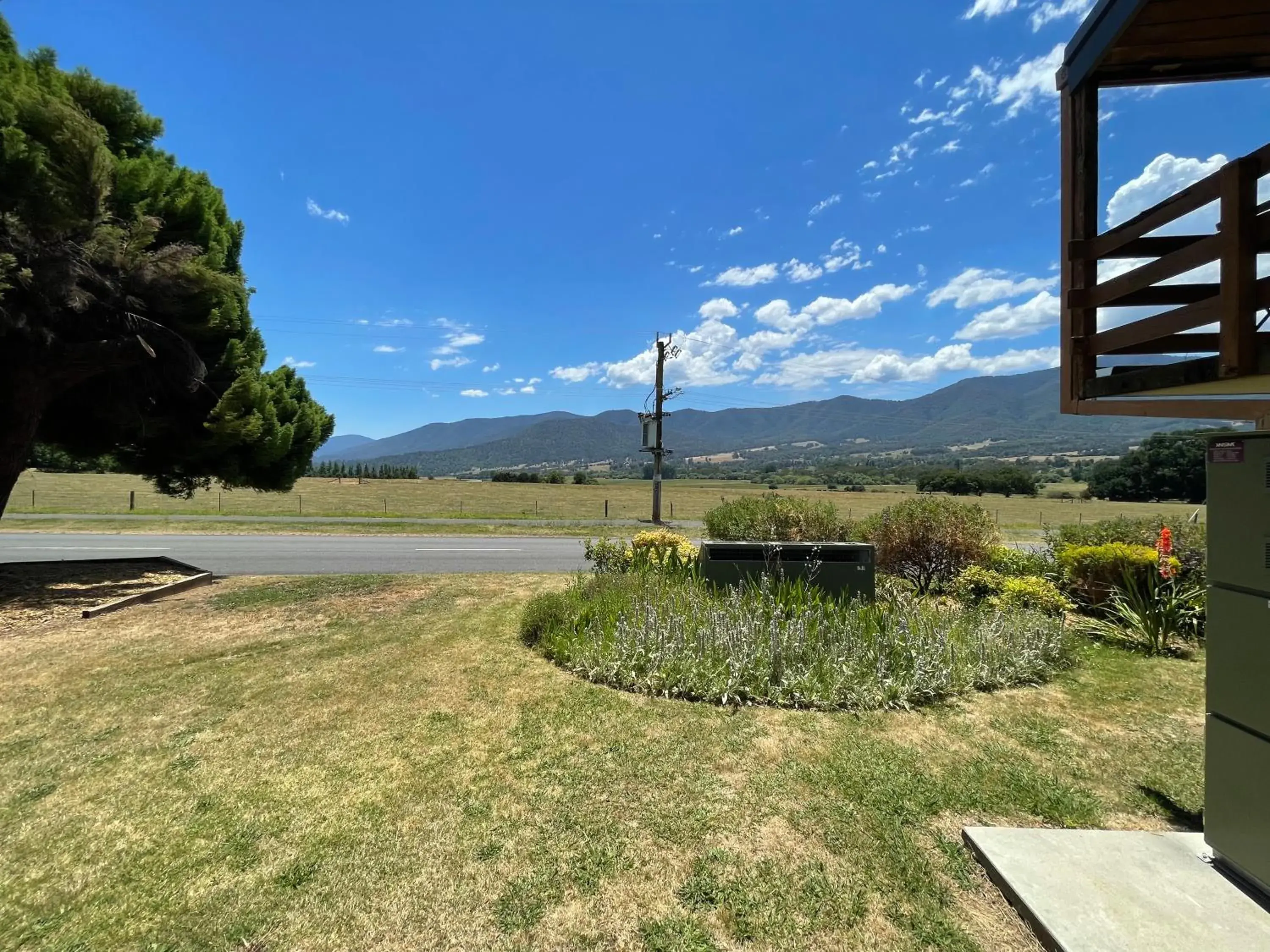 Mountain Creek Motel Bar & Restaurant Mountain Creek Motel Bar & Restaurant