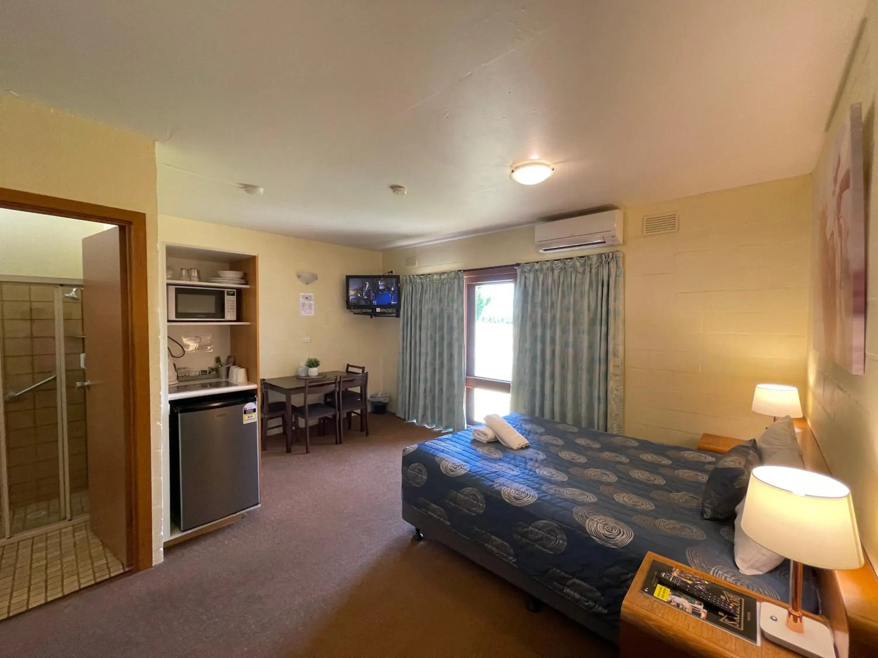 Mountain Creek Motel Bar & Restaurant Mountain Creek Motel Bar & Restaurant