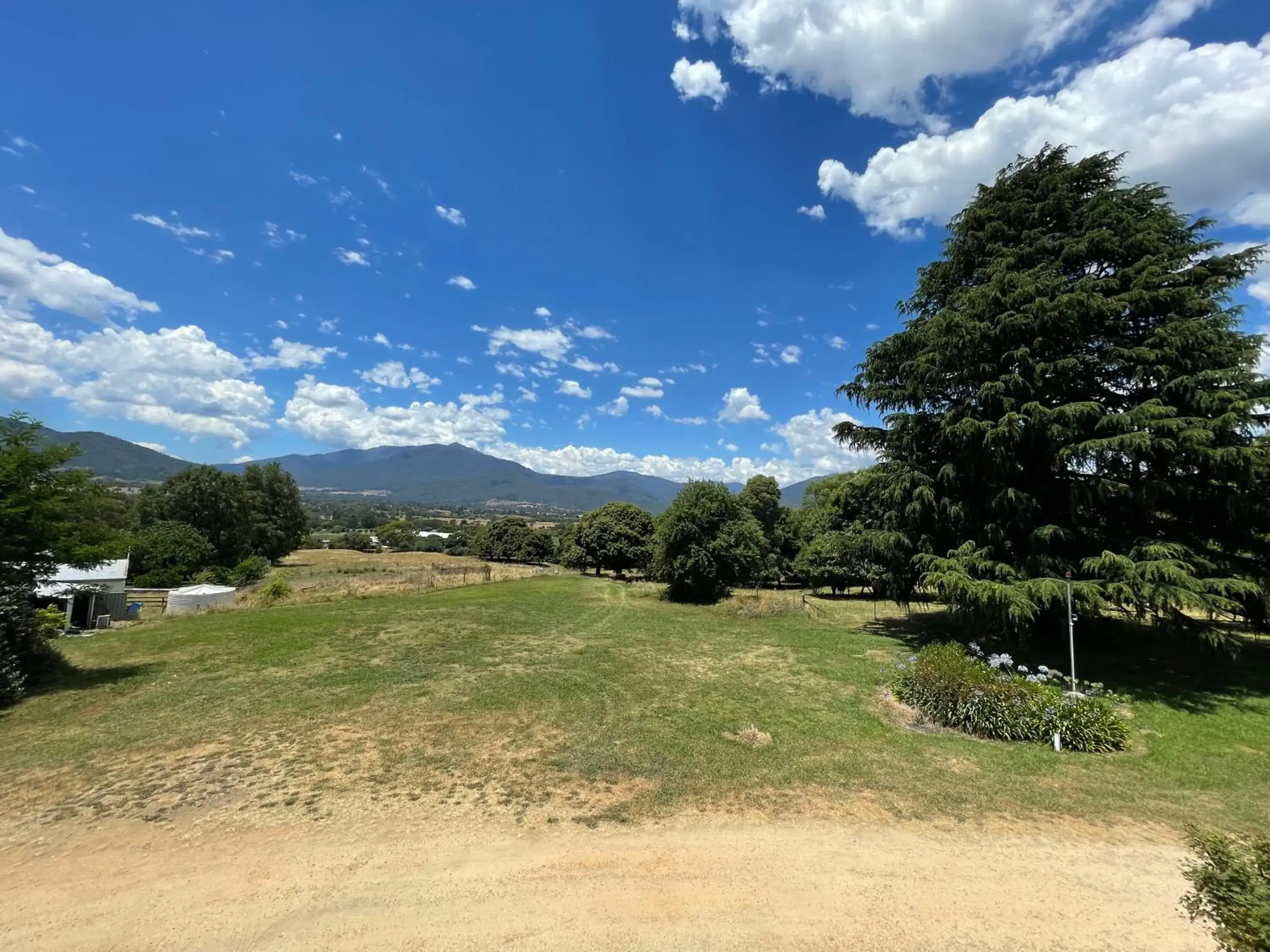 Mountain Creek Motel Bar & Restaurant Mountain Creek Motel Bar & Restaurant