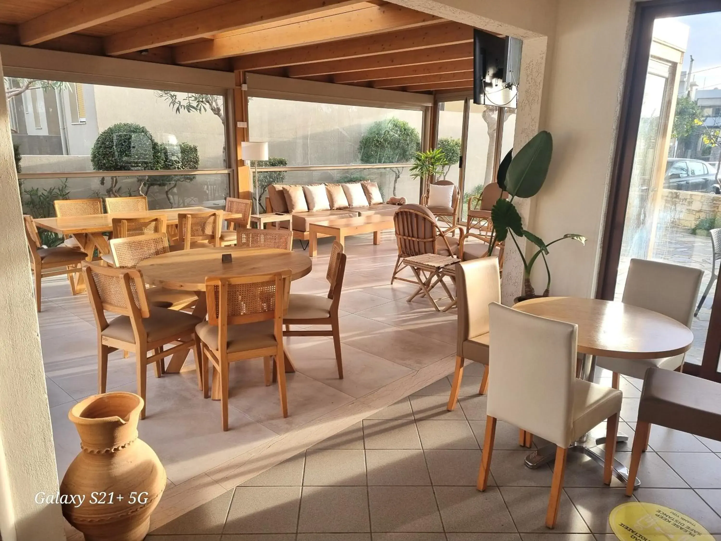 Restaurant/places to eat in Arhodiko Hotel Restaurant/places to eat in Arhodiko Hotel