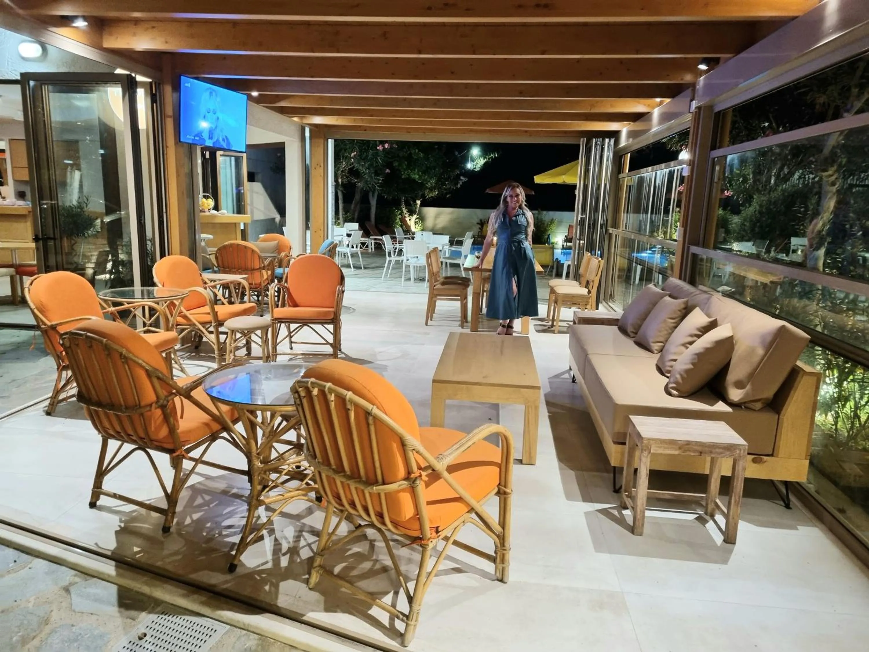 Restaurant/places to eat in Arhodiko Hotel