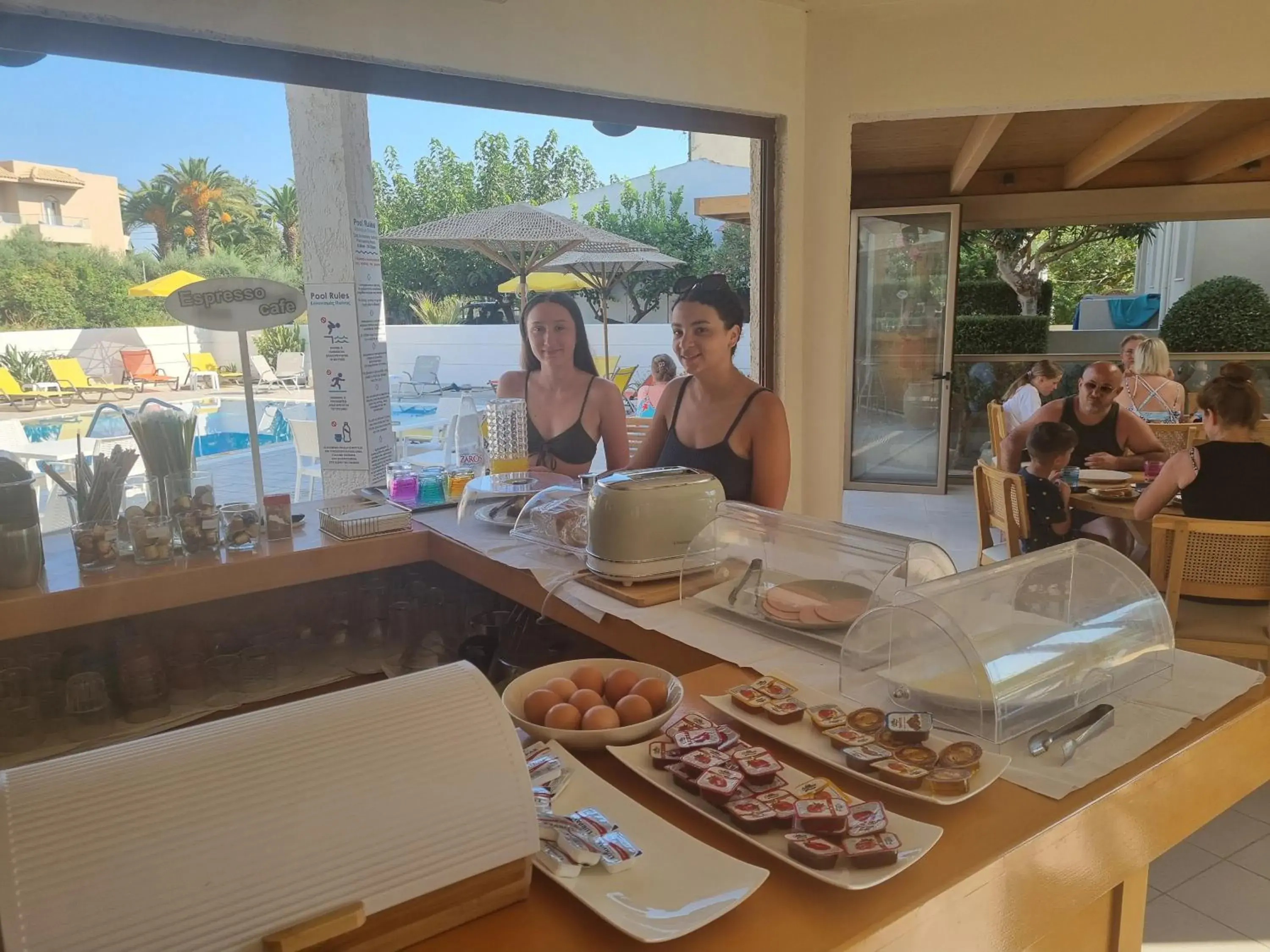 Swimming pool in Arhodiko Hotel Swimming pool in Arhodiko Hotel