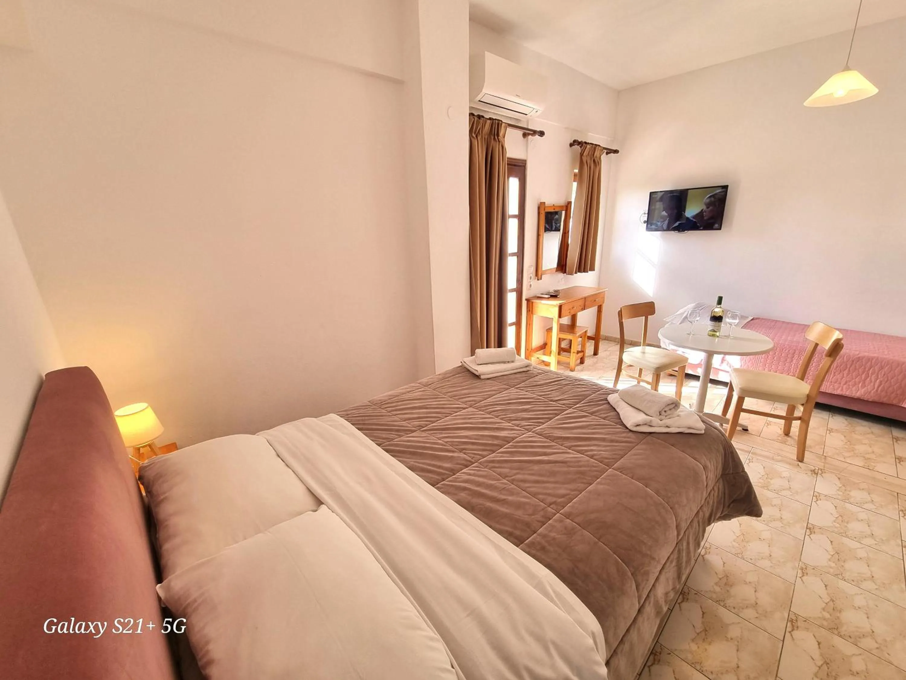 Bedroom, Bed in Arhodiko Hotel