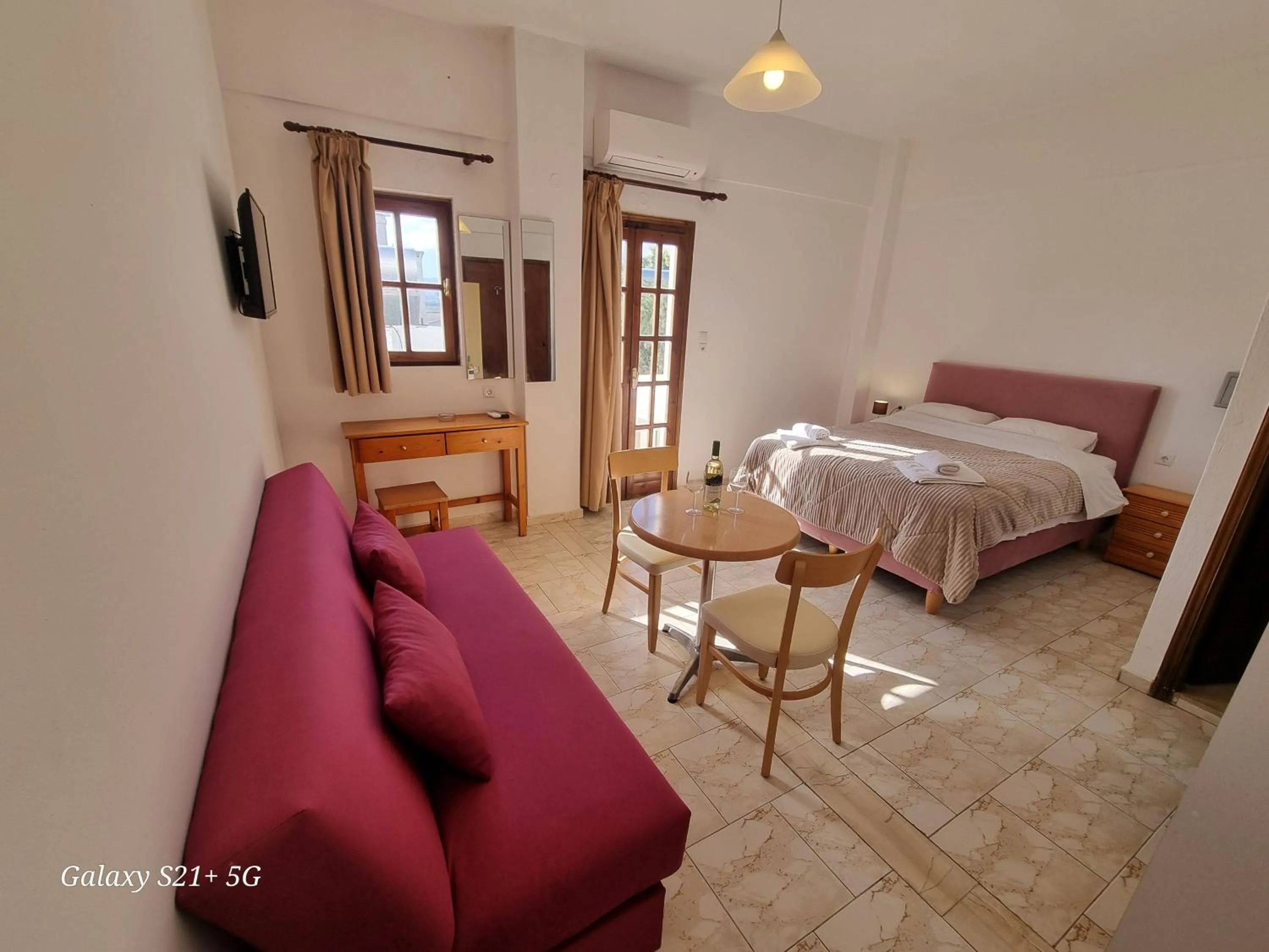 Bedroom, Bed in Arhodiko Hotel