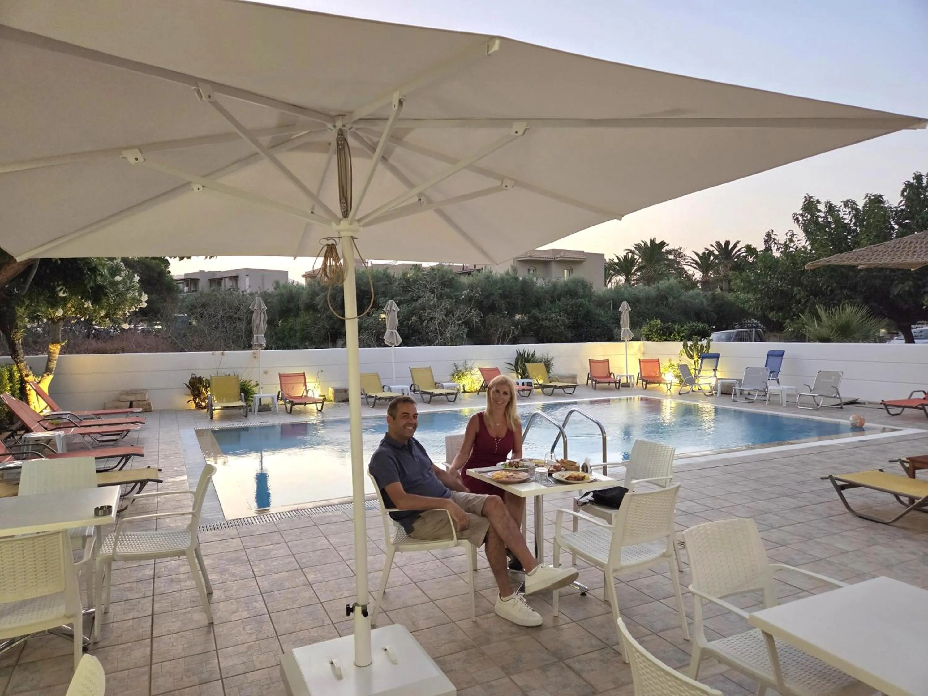 Restaurant/places to eat in Arhodiko Hotel