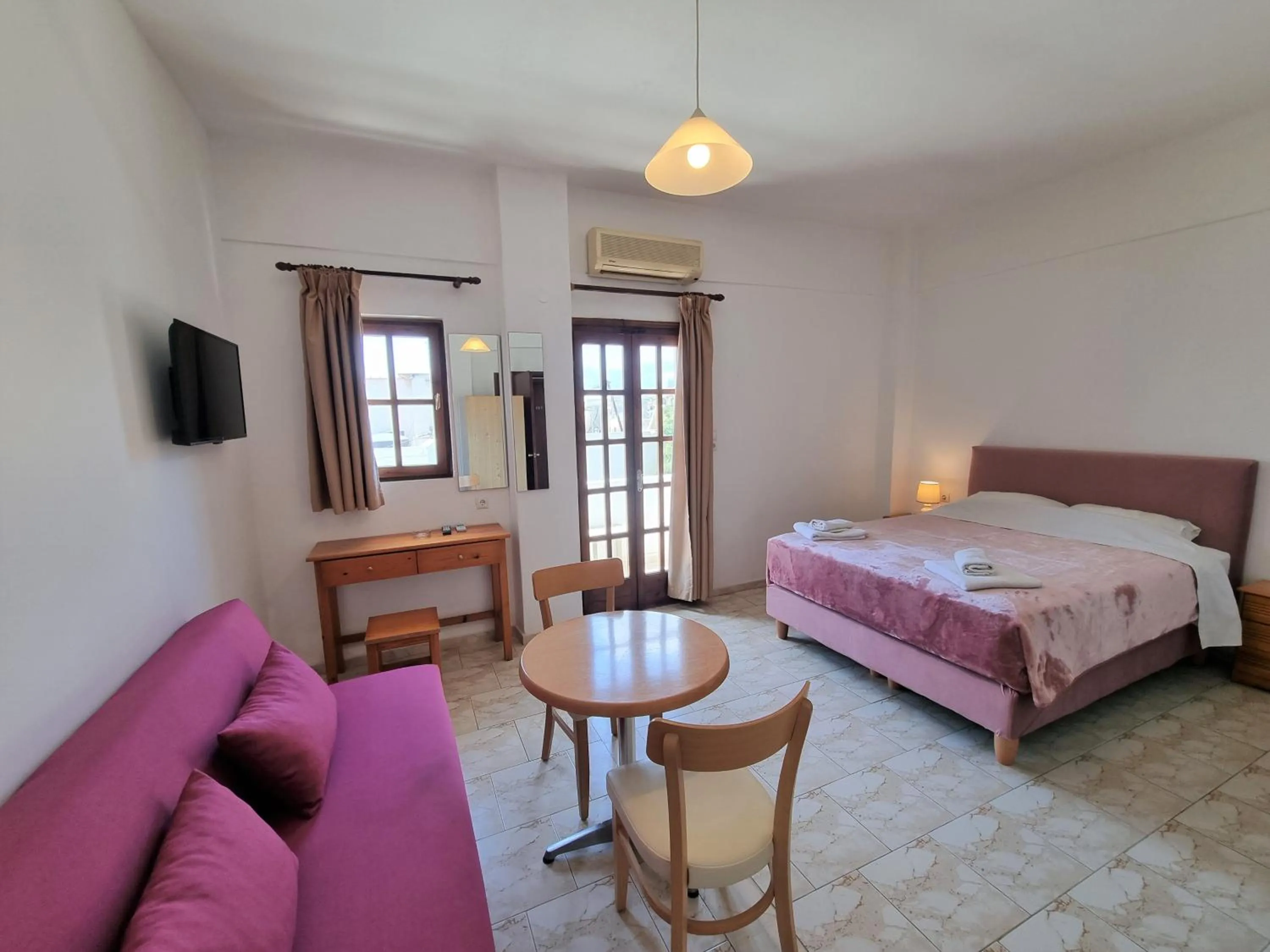 Summer, Bed in Arhodiko Hotel