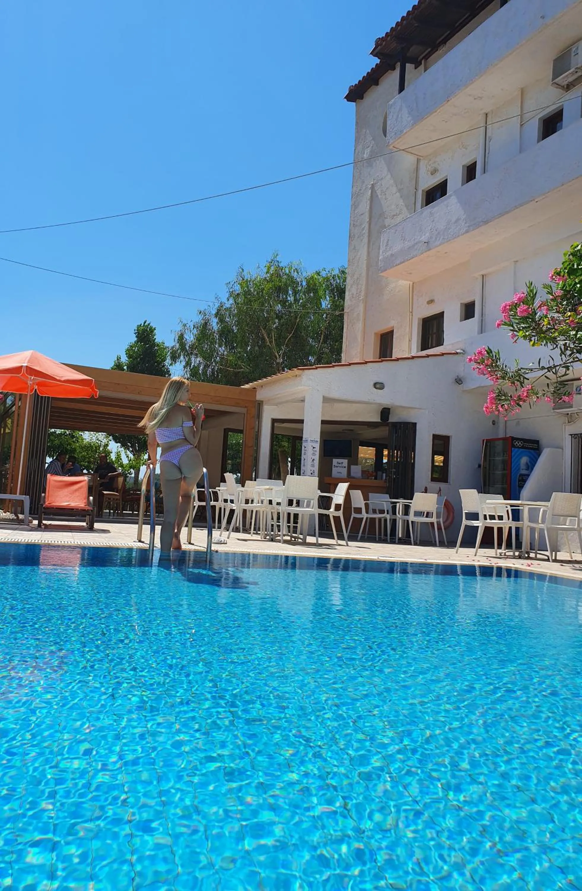 Restaurant/places to eat in Arhodiko Hotel