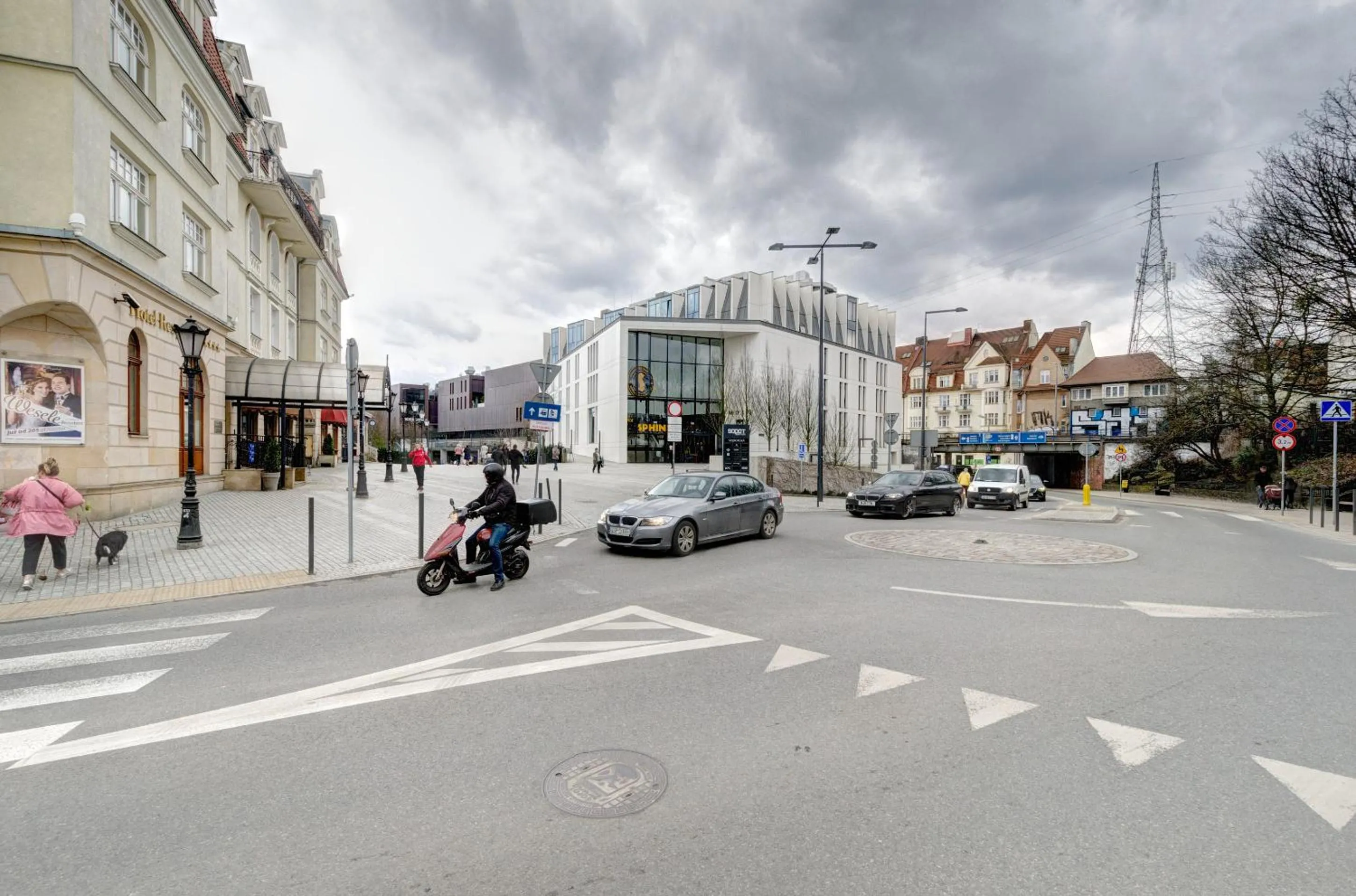 Restaurant/places to eat in Dom & House - Apartments Podjazd Central Sopot