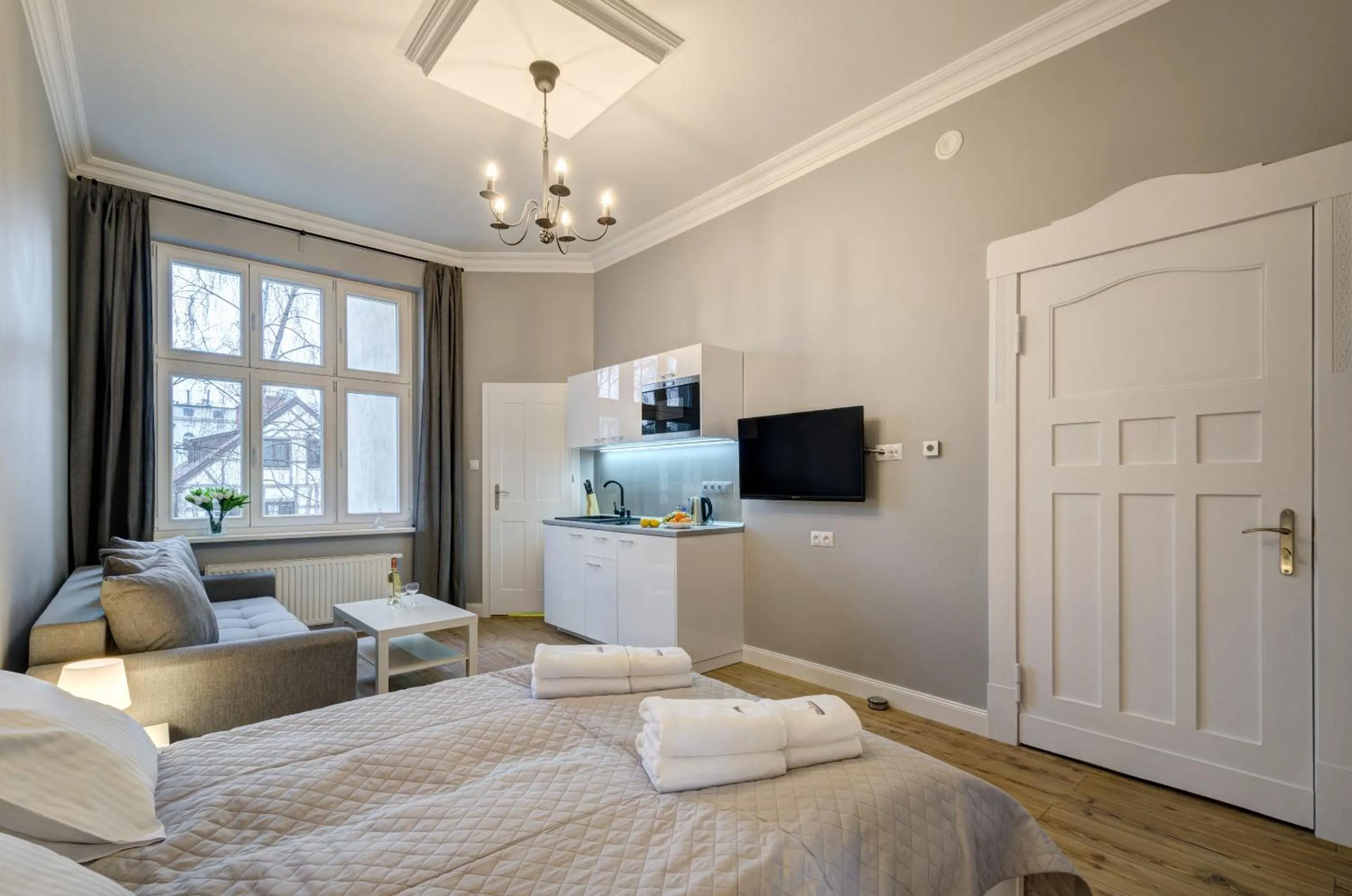 Kitchen or kitchenette in Dom & House - Apartments Podjazd Central Sopot