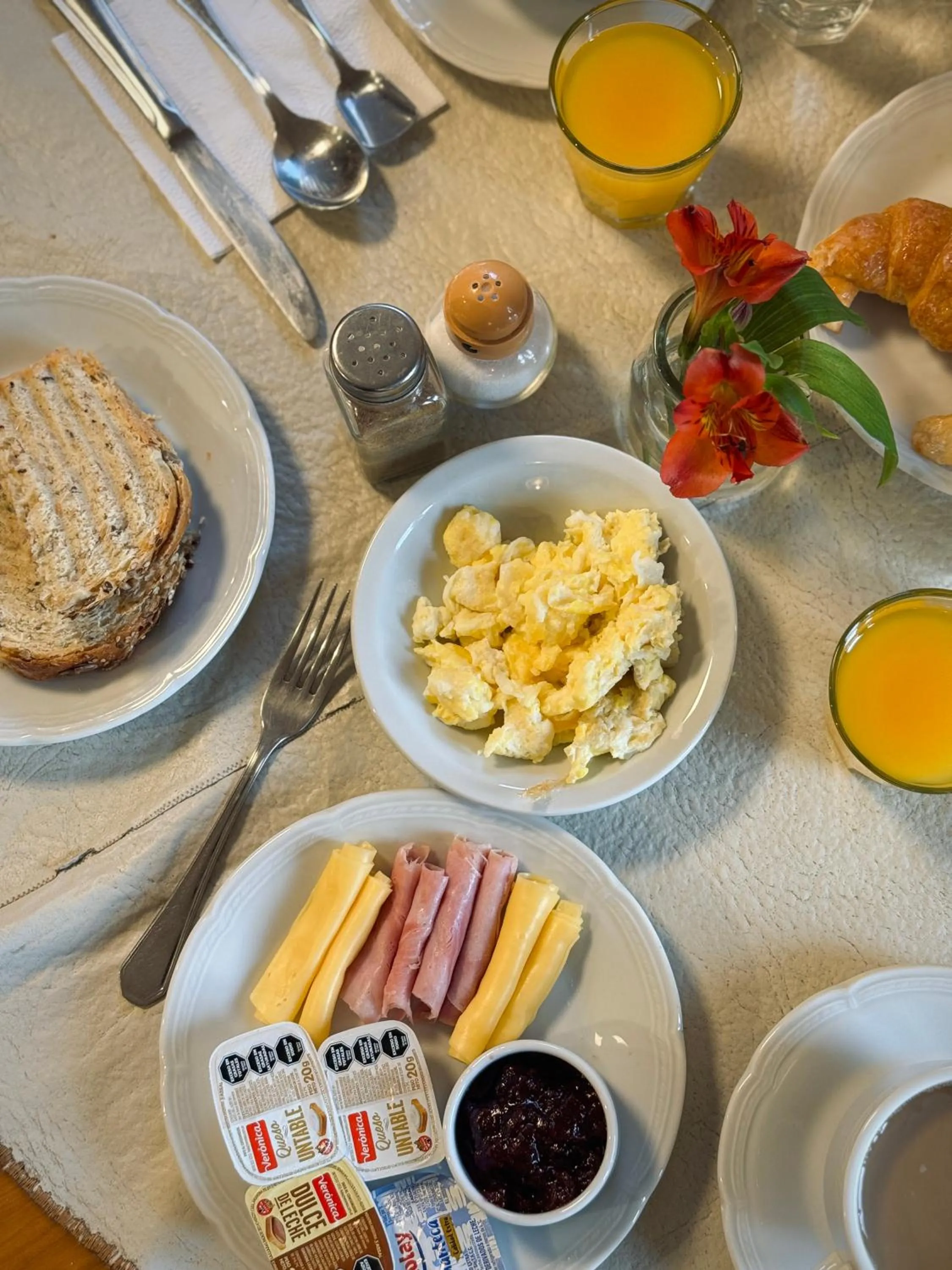 Breakfast in Hotel Antiguos