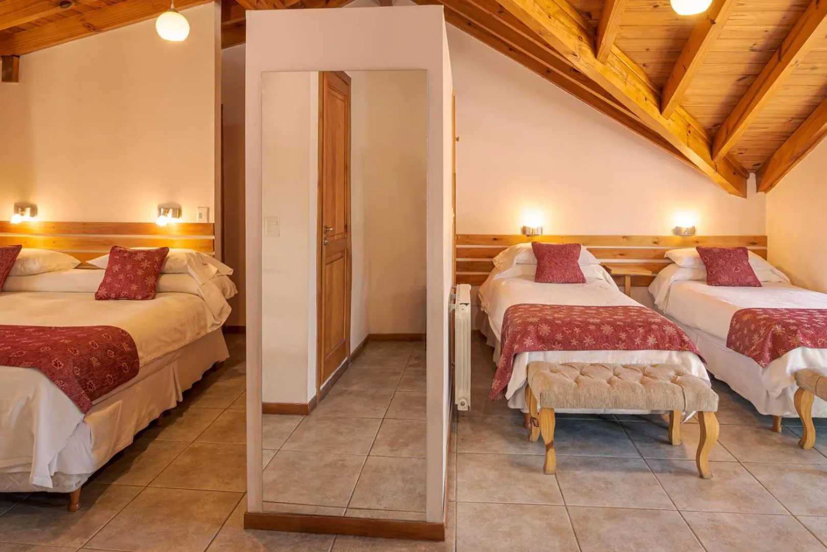 Photo of the whole room, Bed in Hotel Antiguos