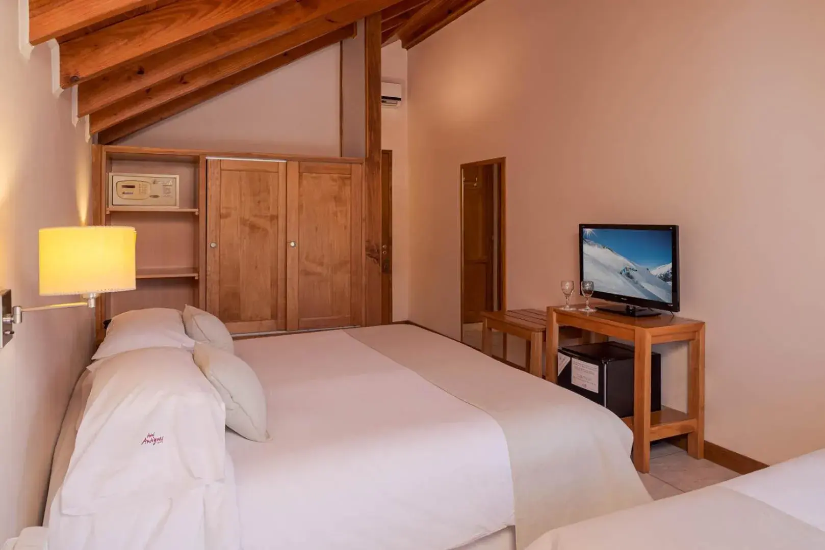 Photo of the whole room, Bed in Hotel Antiguos Photo of the whole room, Bed in Hotel Antiguos